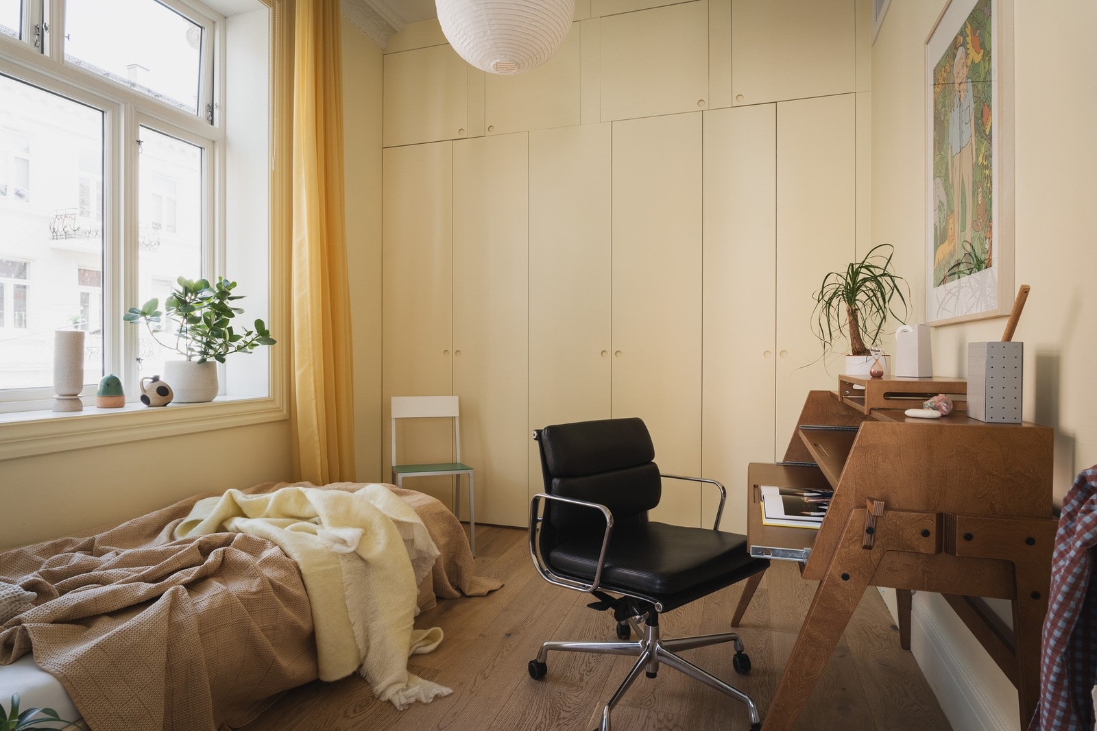 Soverom nr. 2. Plassbygget og praktisk innredning. Galleribilde