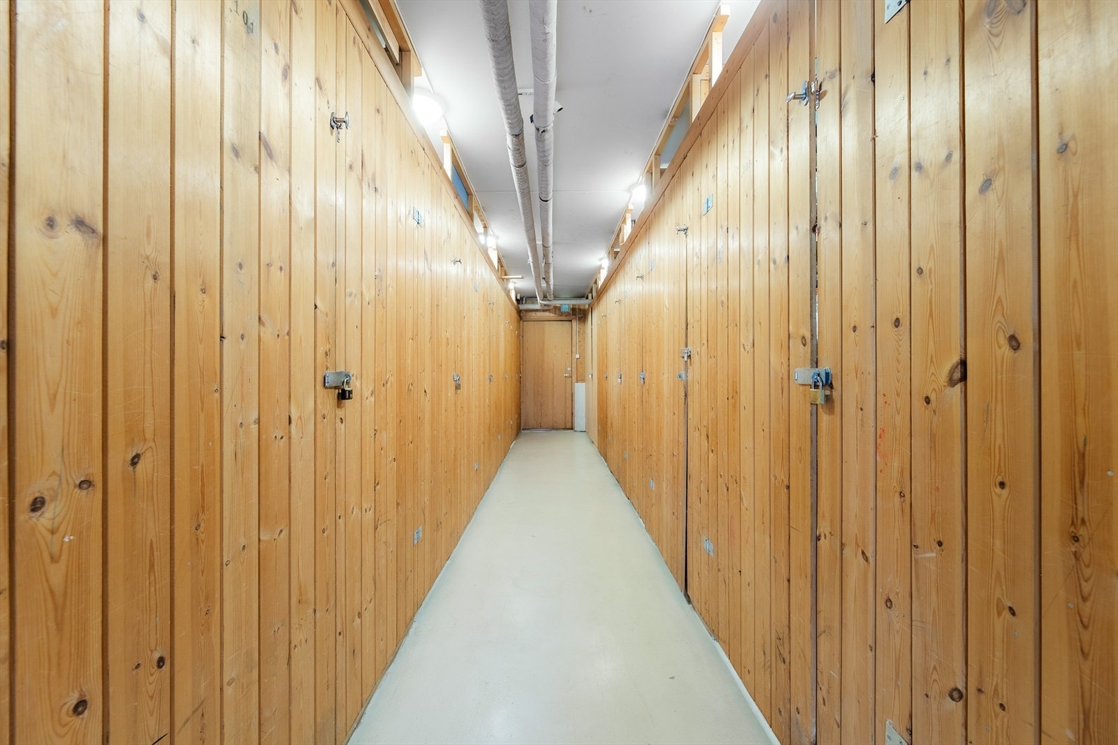 Leiligheten disponerer 2 boder på 2 m² og 6 m² Galleribilde