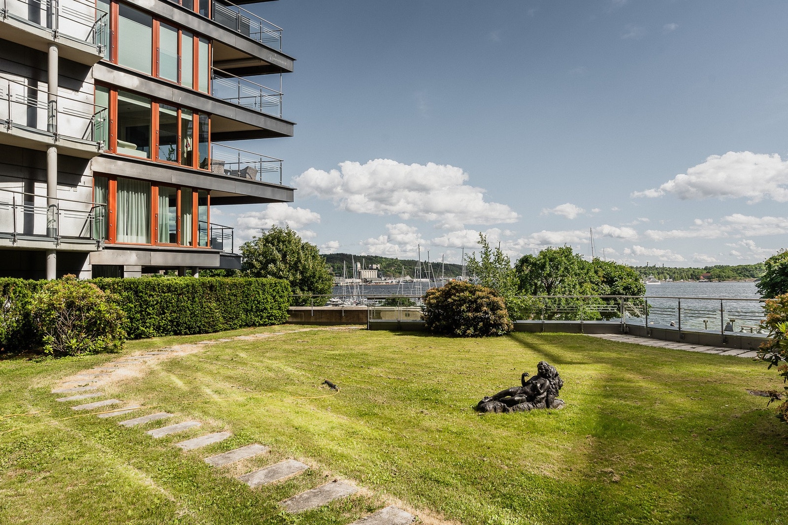 Hyggelig grøntområde til glede for beboerne. Galleribilde