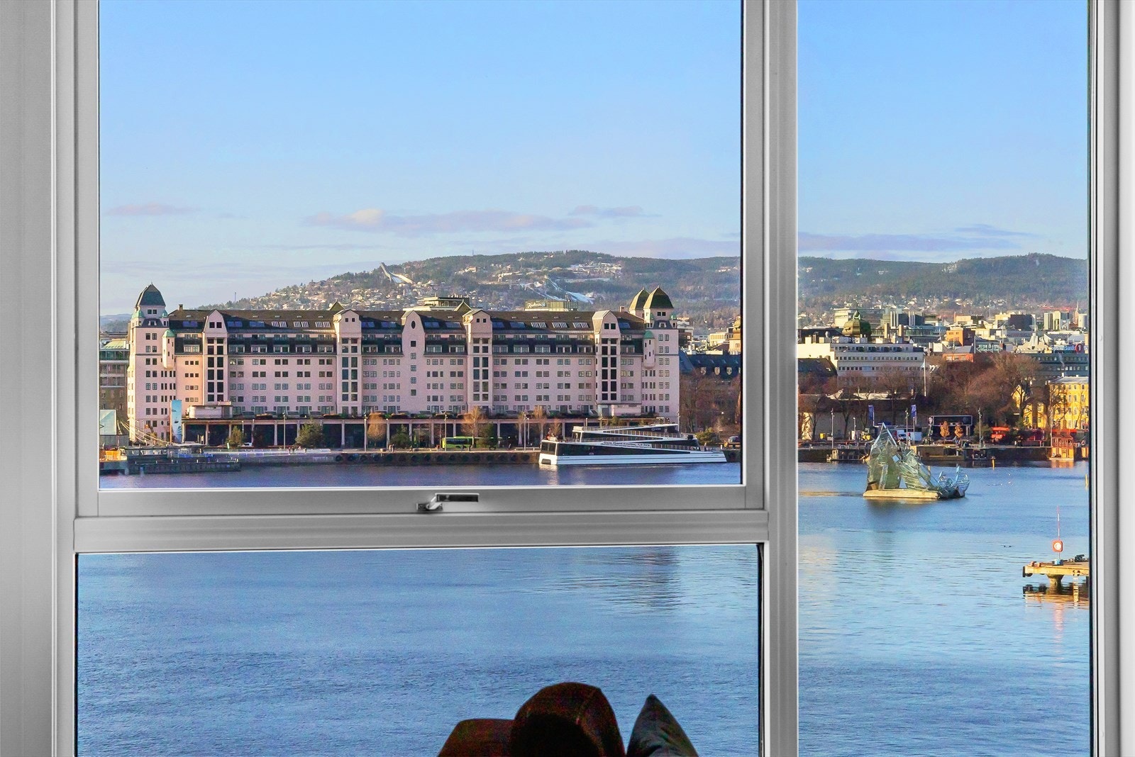 Fra stuen har man utsikt over Oslo by Galleribilde