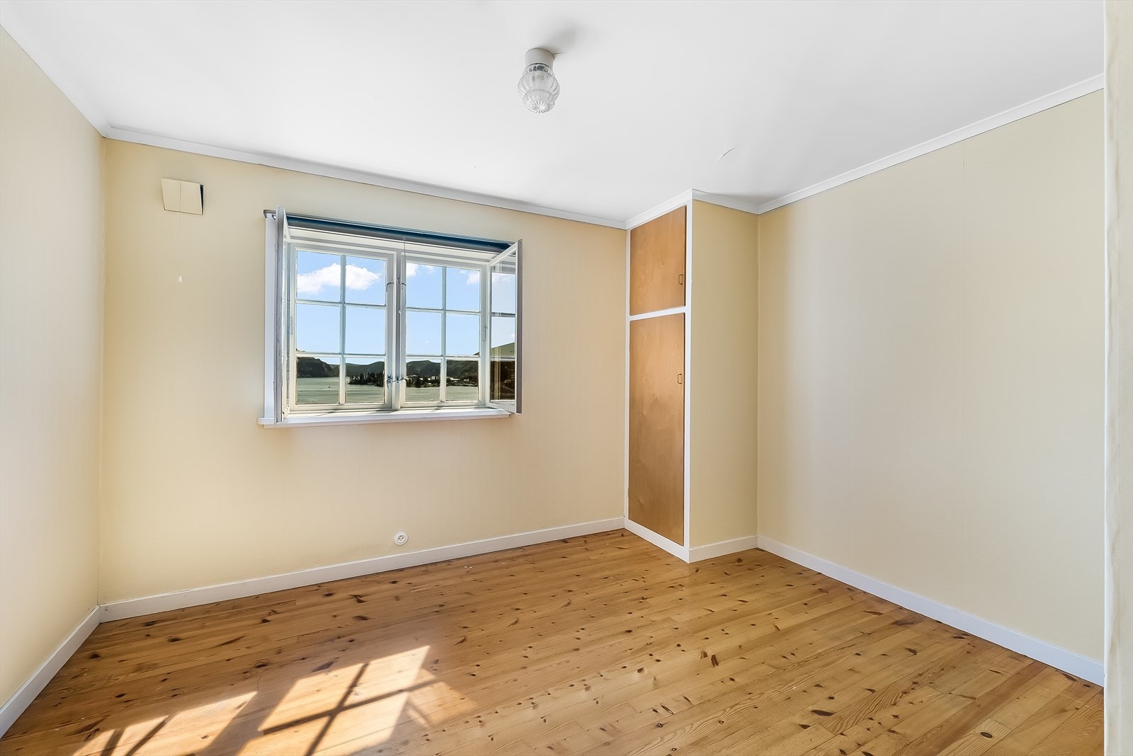 Soverom i kjeller Galleribilde