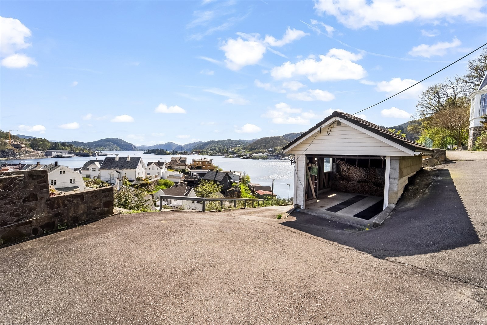 Frittliggende garasje Galleribilde