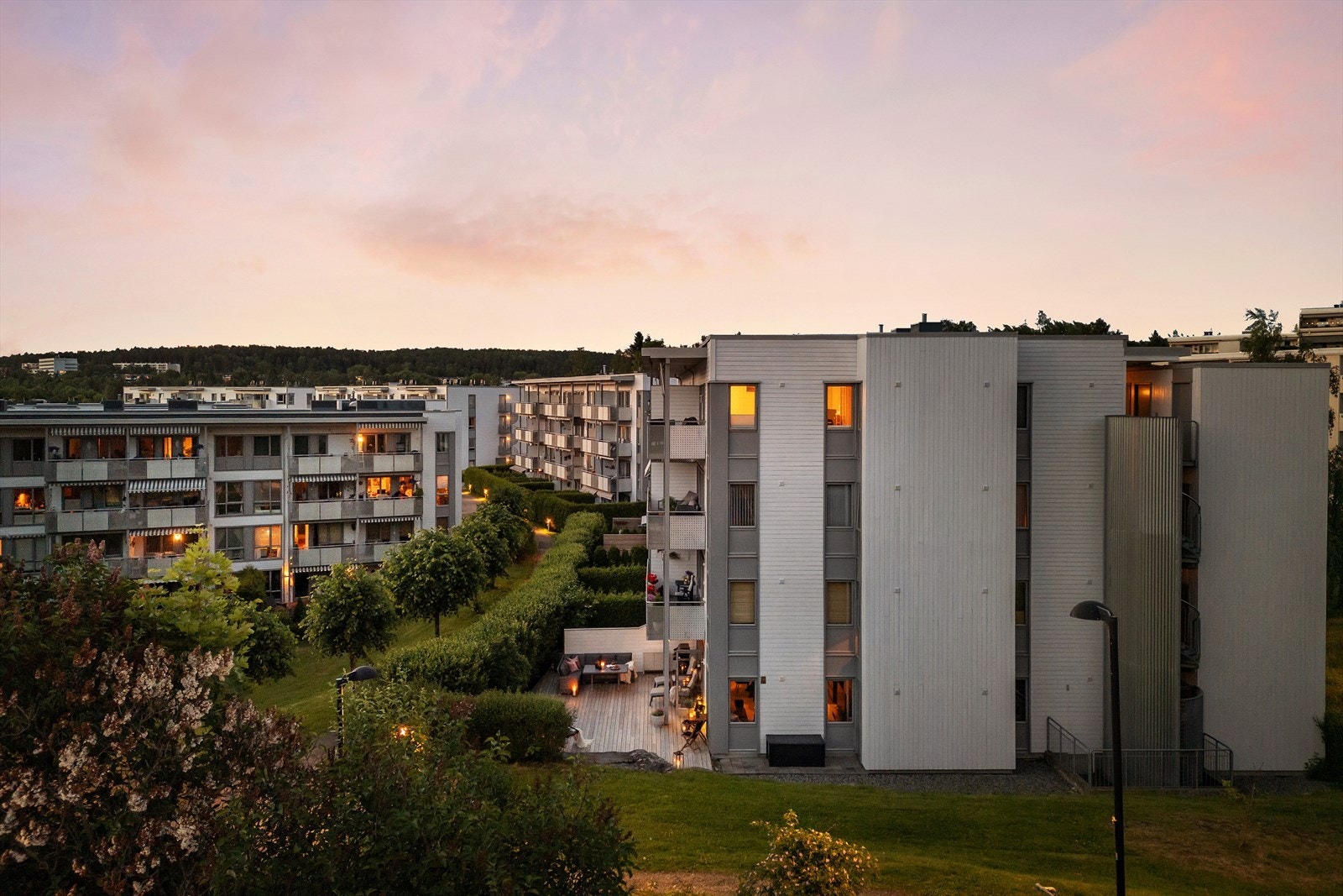 Medfølgende p-plass i garasje. Galleribilde