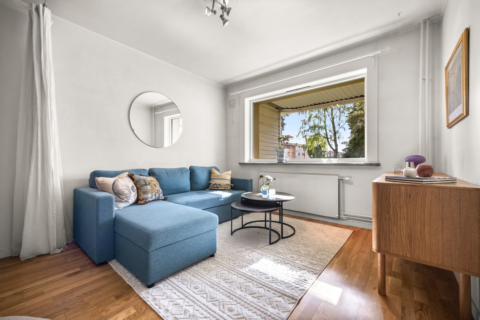 Tiltalende stue med gode møbleringsmuligheter! Galleribilde