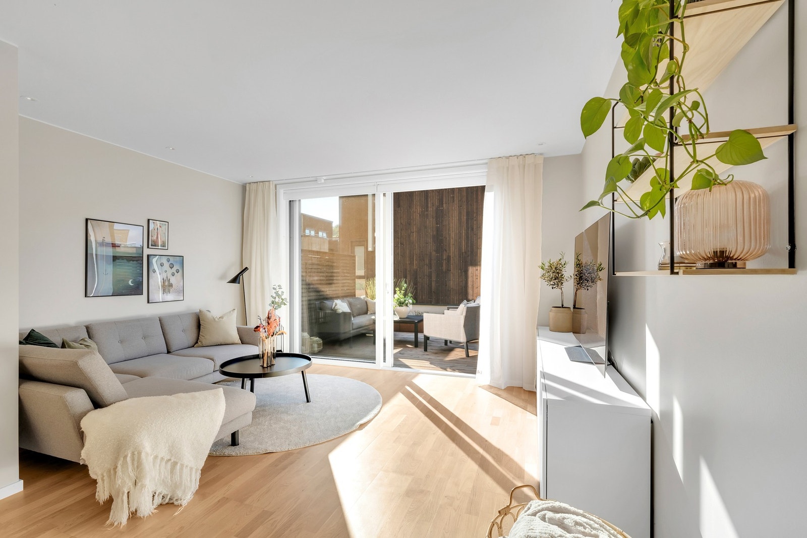 Boligen ble ferdigstilt så sent som i oktober 2021, og oppleves svært gjennomført hvor det er lagt stor vekt på kvalitet og detaljer. Galleribilde