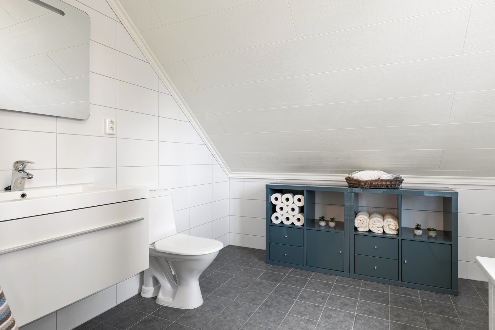 Komplett bad også i 2. etasje. Galleribilde