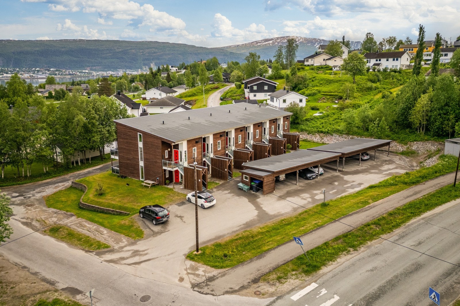 Kort vei til fantastiske turmuligheter både sommer som vinter Galleribilde