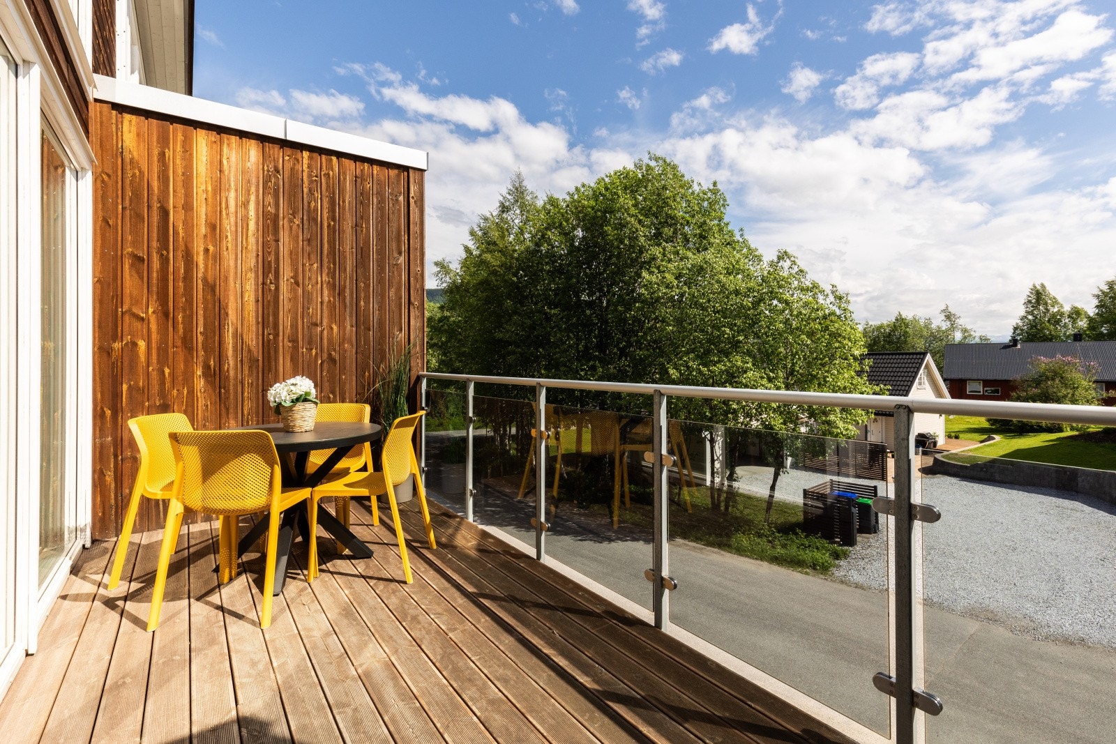 Flott uteplass med gode solforhold Galleribilde