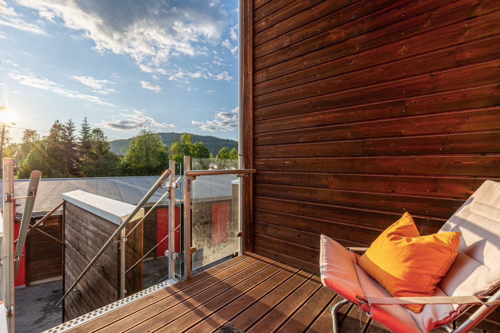 Med uteplass på beggesider får du optimale solforhold gjennom hele dagen Galleribilde