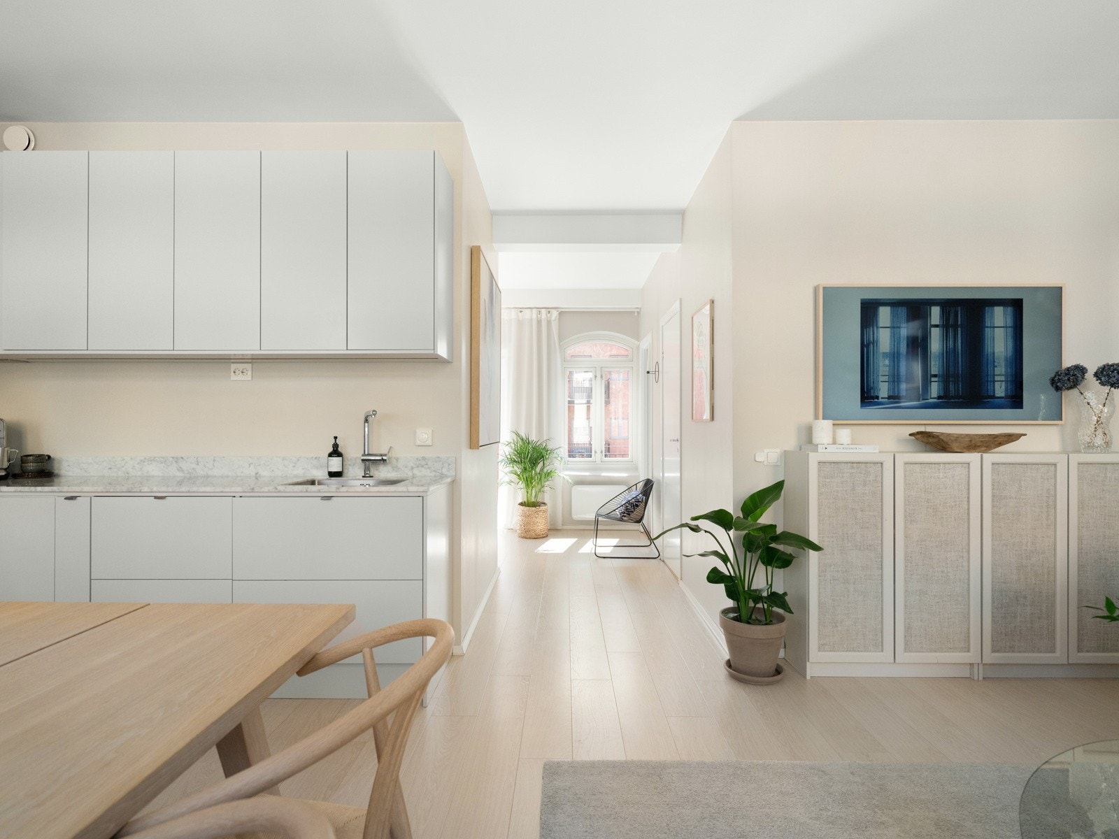 Tilbake i stuen. Det gjennomgående lyset er helt fantastisk, og er virkelig noe som må oppleves. Galleribilde