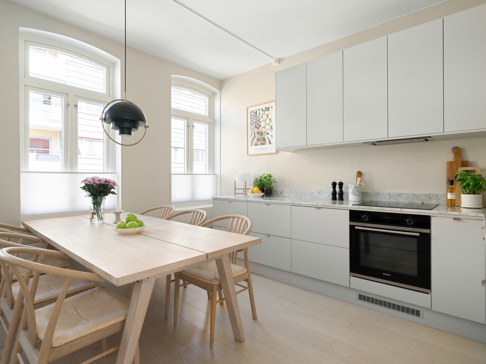 Kjøkkeninnredningen er levert av Epoq, og var helt ny i 2020. Galleribilde