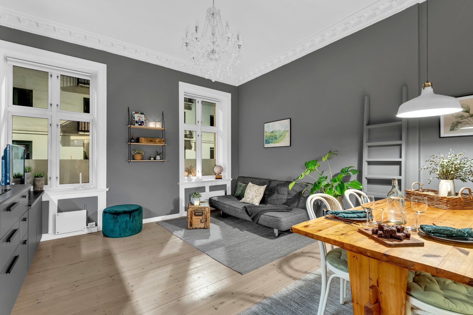Det er god plass til hyggelige måltider ved spisebordet. Galleribilde