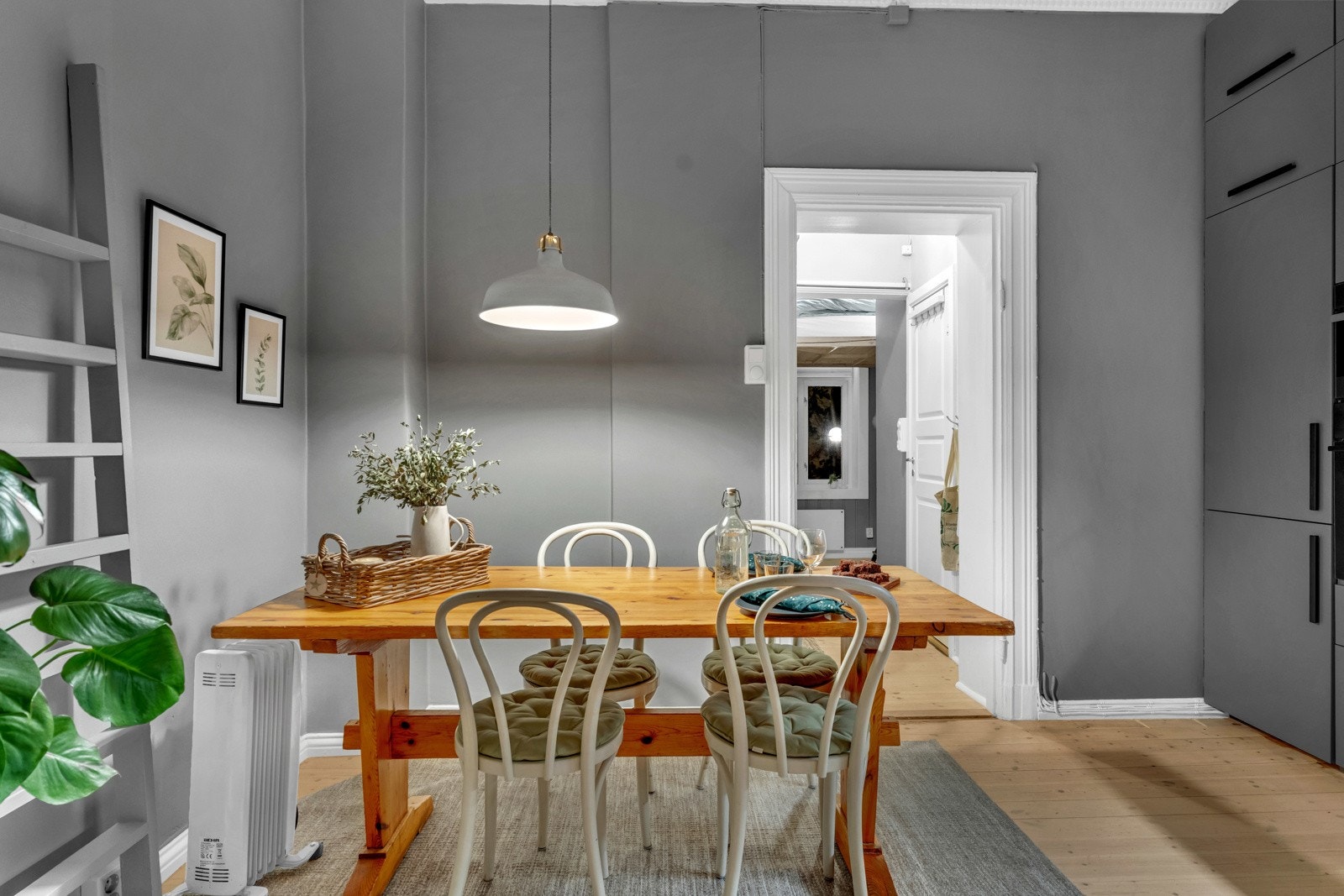En ideell plass for å nyte gode måltider, samtaler og minneverdige øyeblikk Galleribilde