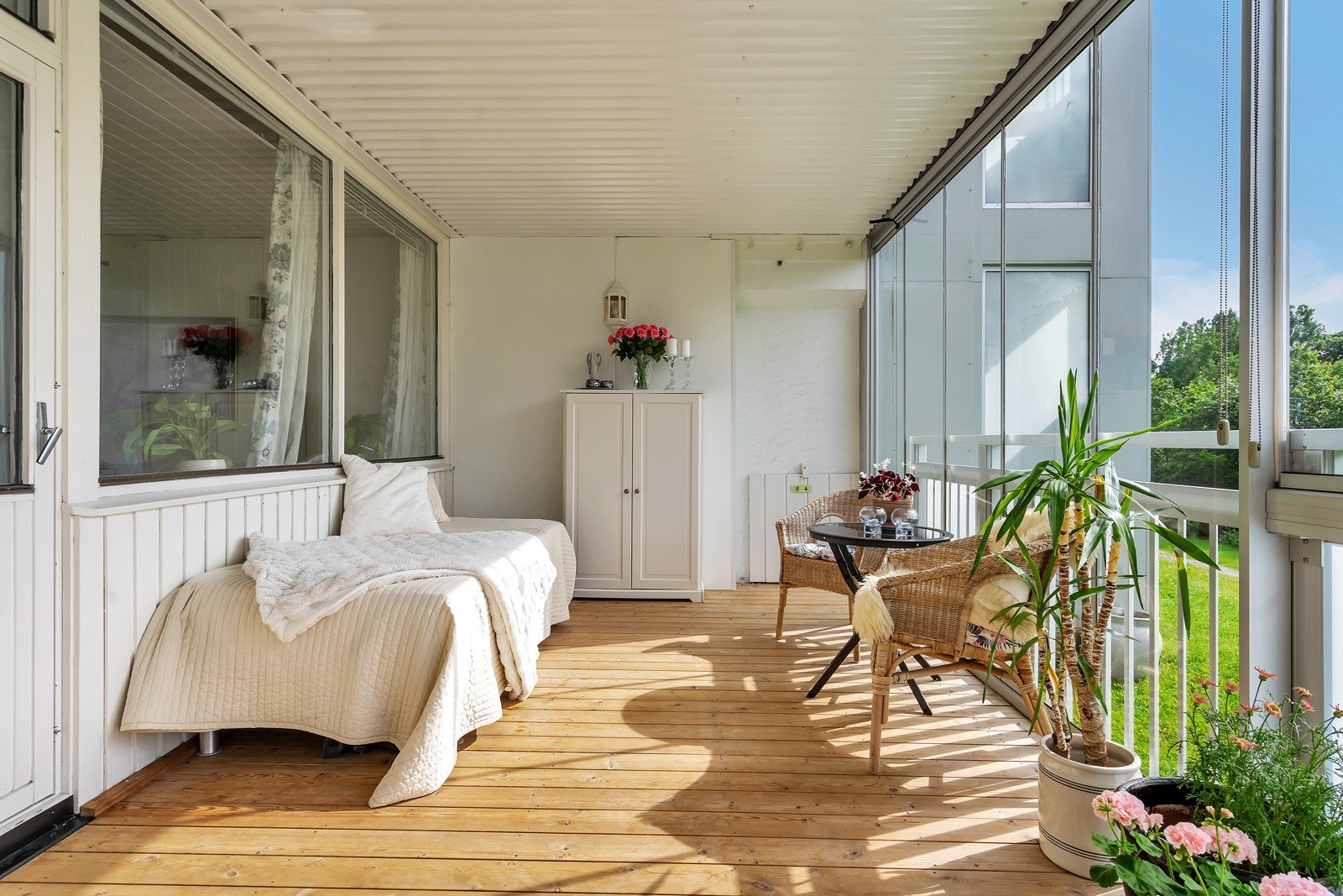 Innglasset balkong på hele 21 kvm. Perfekt for late sommerdager. Galleribilde
