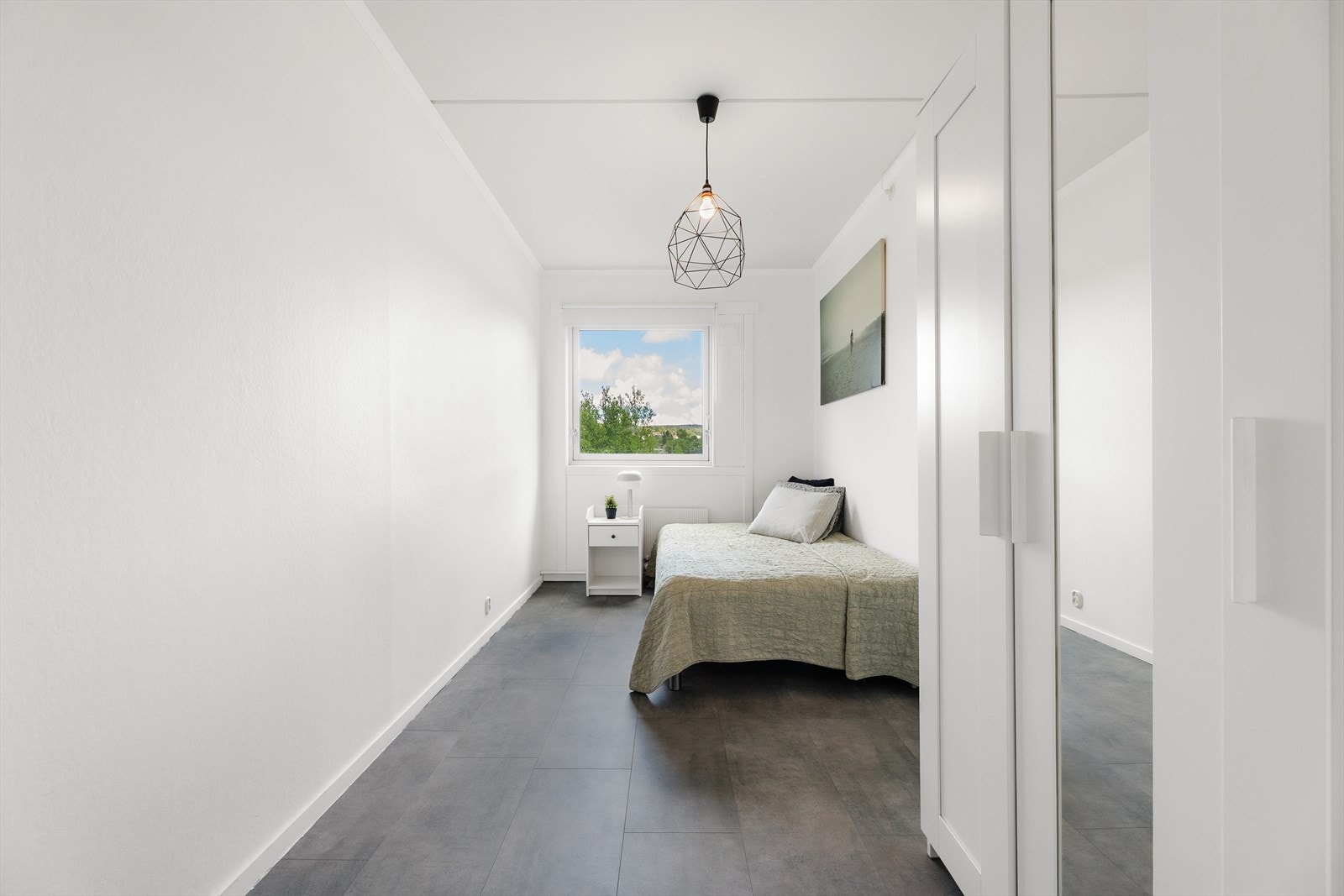 Det andre soverommet er velegnet som gjeste-/barnerom eller kontor. Galleribilde