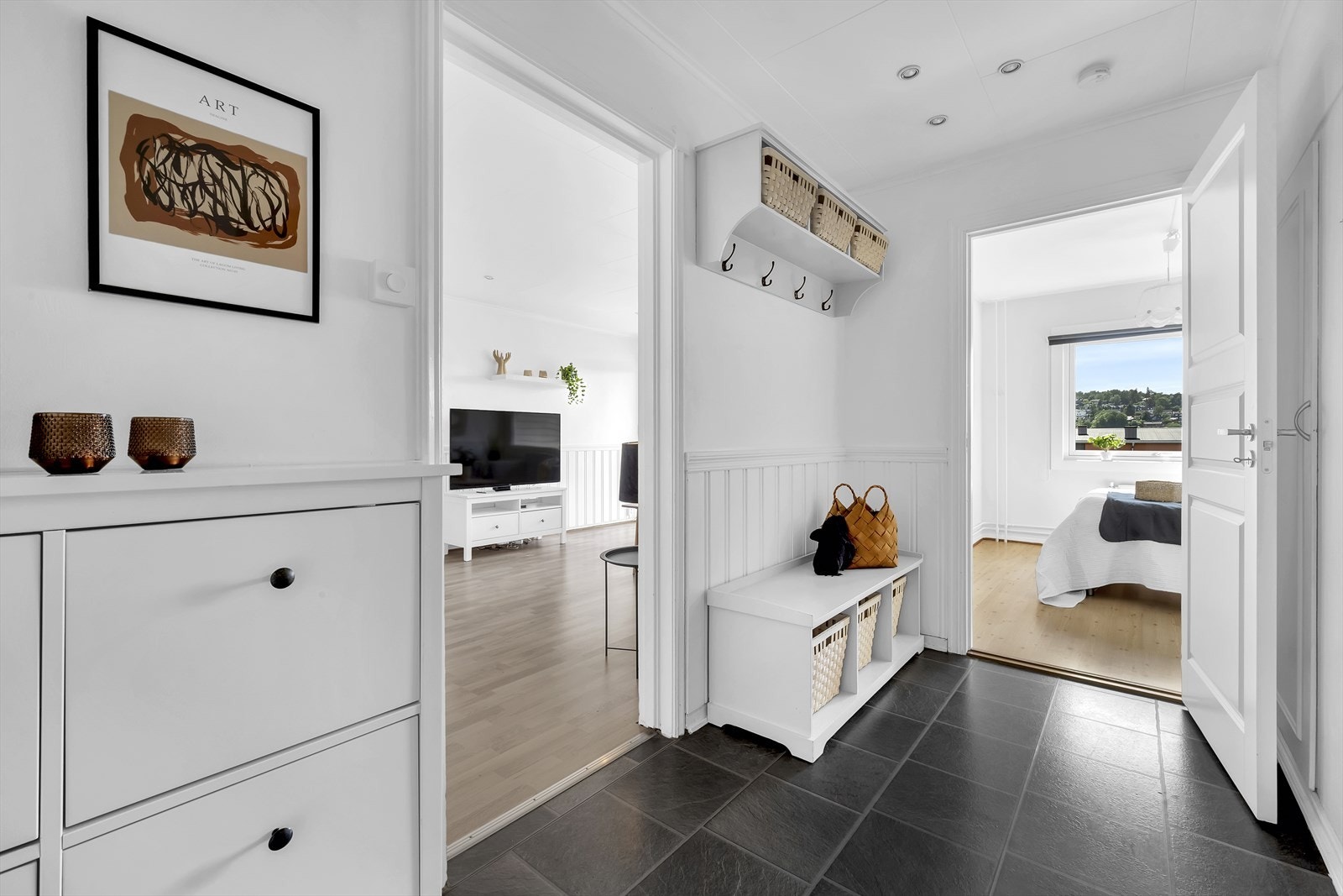 Her ønskes du velkommen inn i en hyggelig entre. Galleribilde