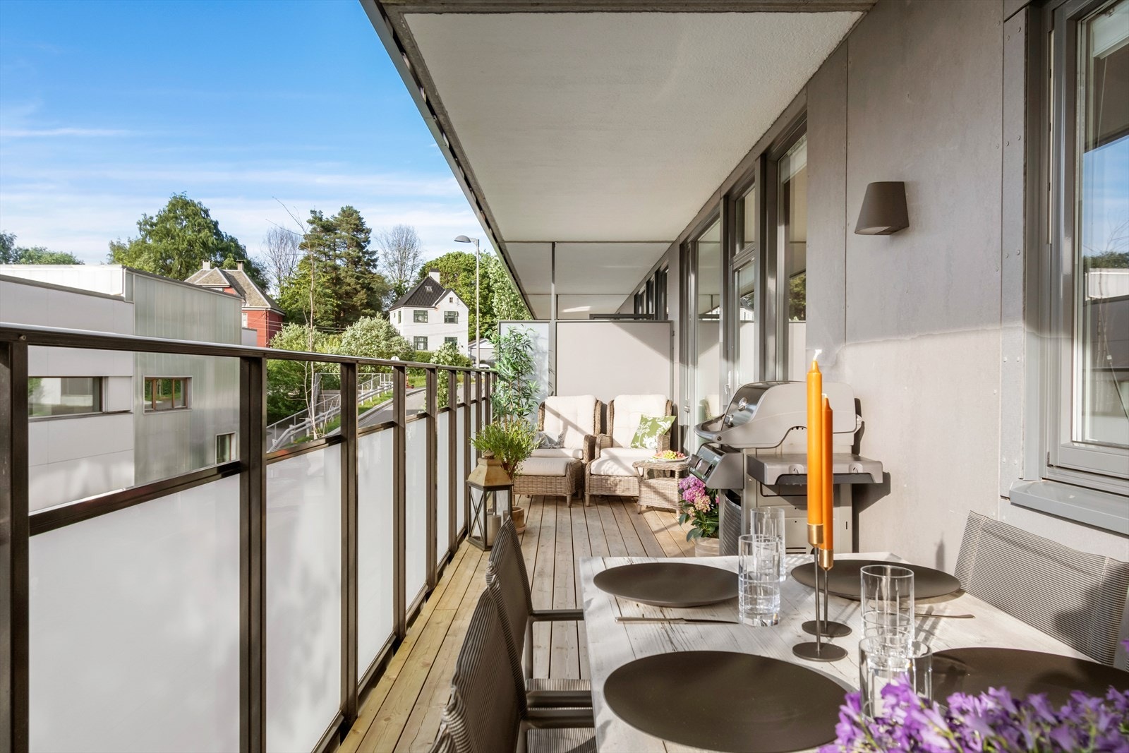 En nydelig 4(5)-roms med stor balkong, to bad og garasje Galleribilde