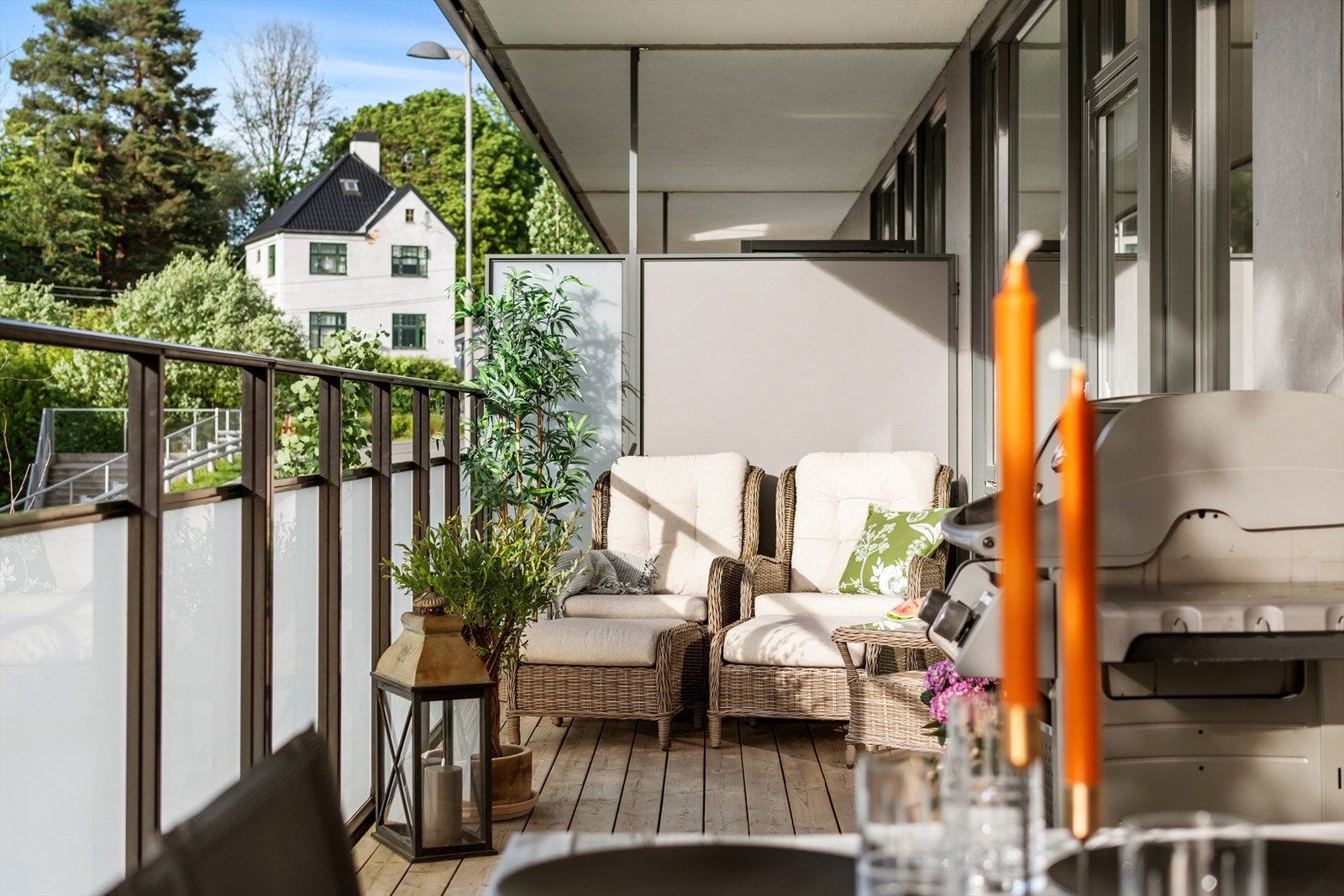 Balkongen deles i ulike soner Galleribilde