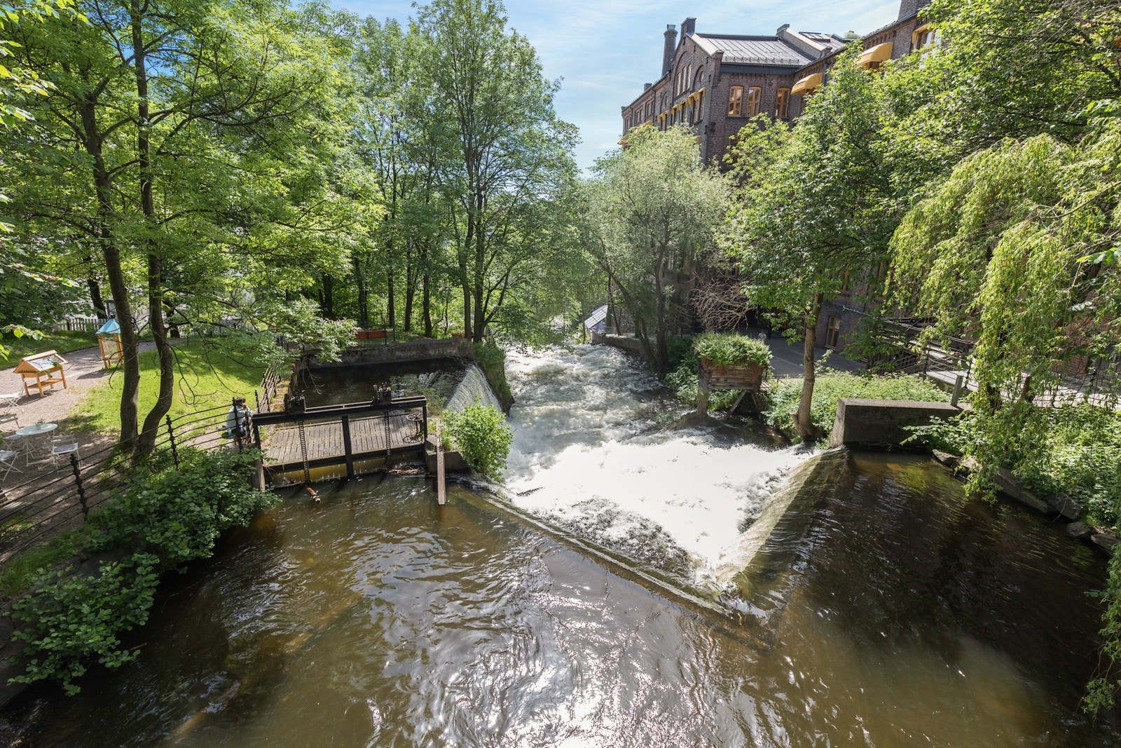 Turveien langs Akerselva er ideell for en joggetur eller bare en romantisk kveldstur langs elva. Galleribilde