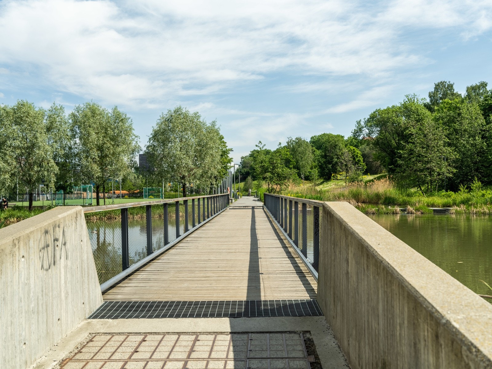 Teglverksdammen strekker seg ned mot Hovin. Galleribilde