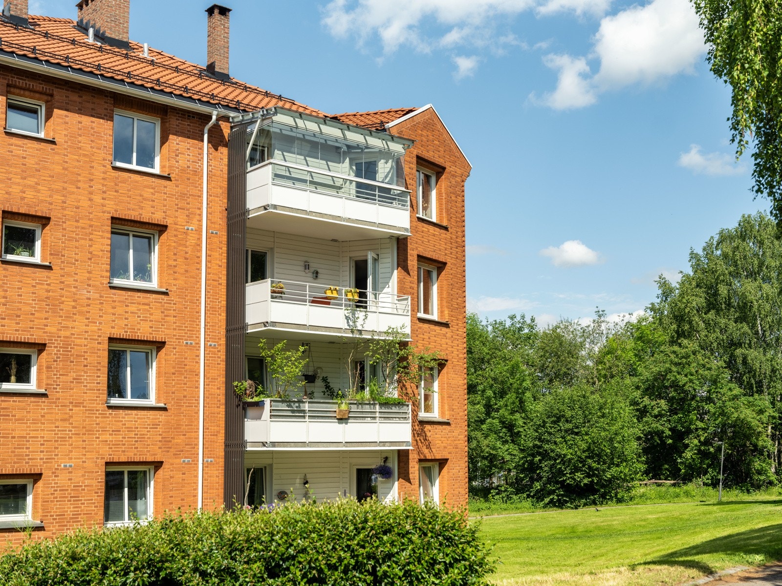 I St. Jørgens vei 6 bor du i stille og rolige omgivelser, samtidig som det er kort vei til både butikker, kollektiv kommunikasjon og Hasle senter. Galleribilde
