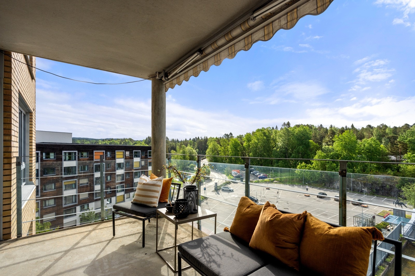 Her nytes enkelt både rolige morgenstunder og lange, sosiale kvelder i godt lag Galleribilde