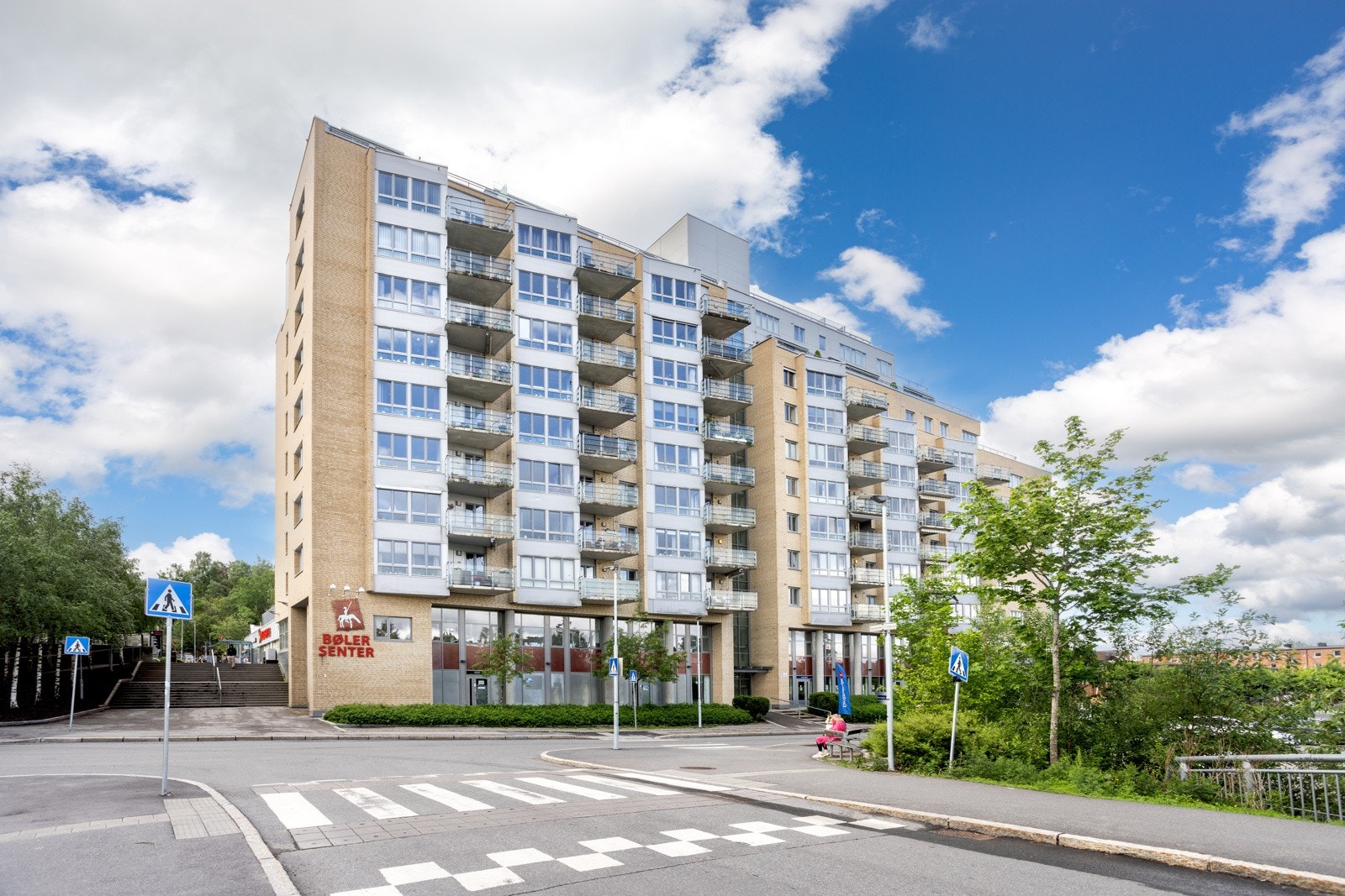 Beliggenheten er strålende, rett ved T-bane og flotte turmuligheter i marka! Galleribilde