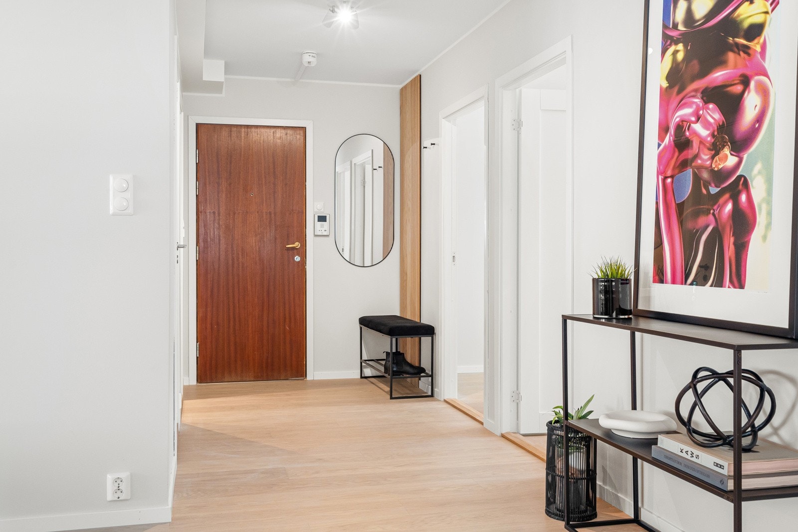 Enkel tilgang til leiligheten via heis eller trapper. Galleribilde