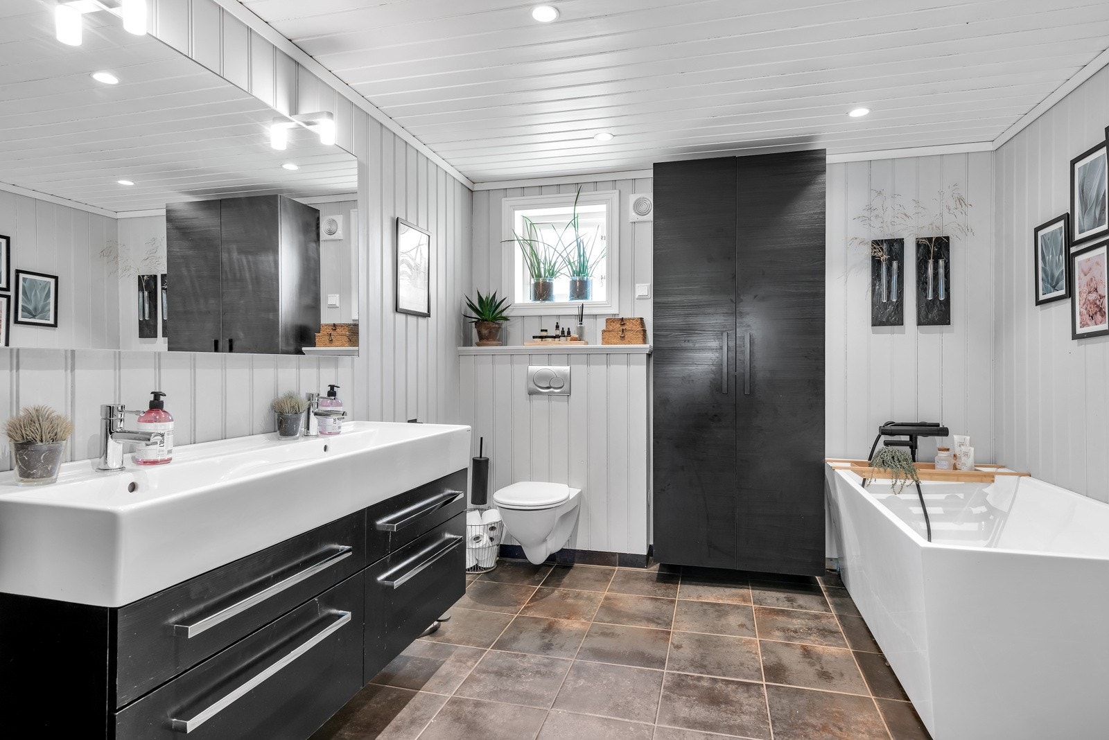 Badet er renovert av fagfolk i senere år. Galleribilde