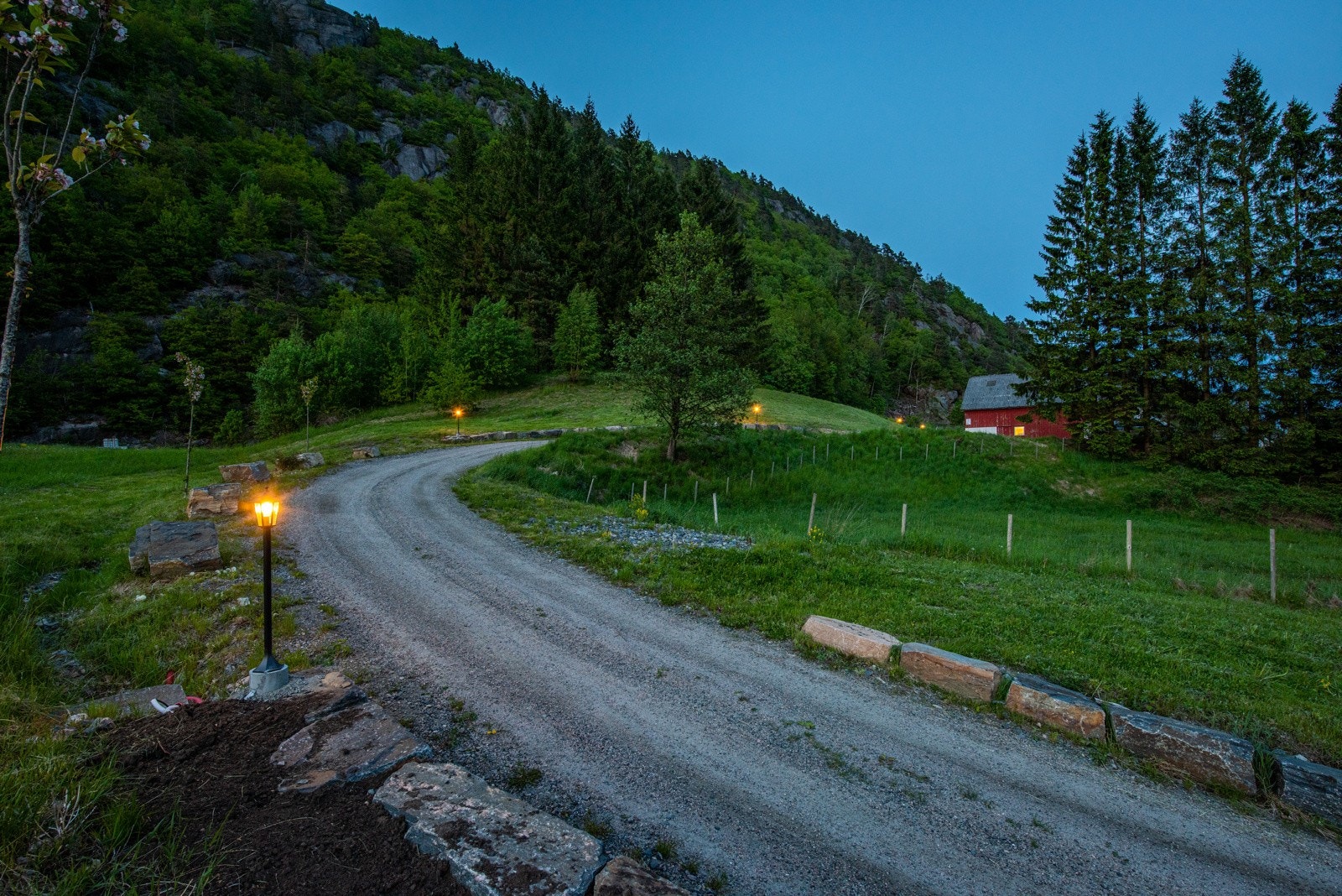 Gårdsveien er påkostet og solid. Galleribilde