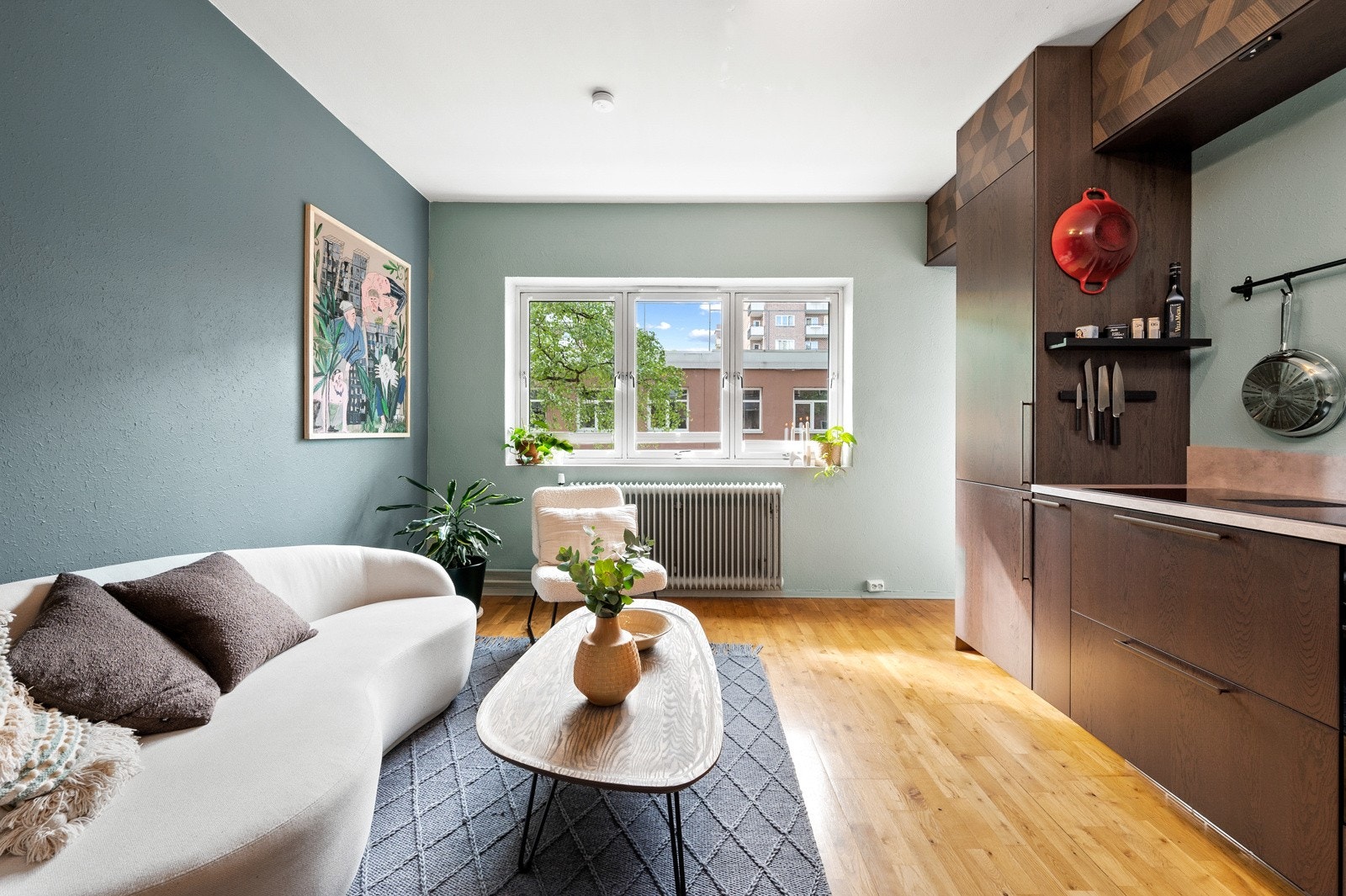 Nåværende eier har sofaen plassert på en annen måte i hverdagen, slik at de får en naturlig del for tv- og sofagruppe. Galleribilde