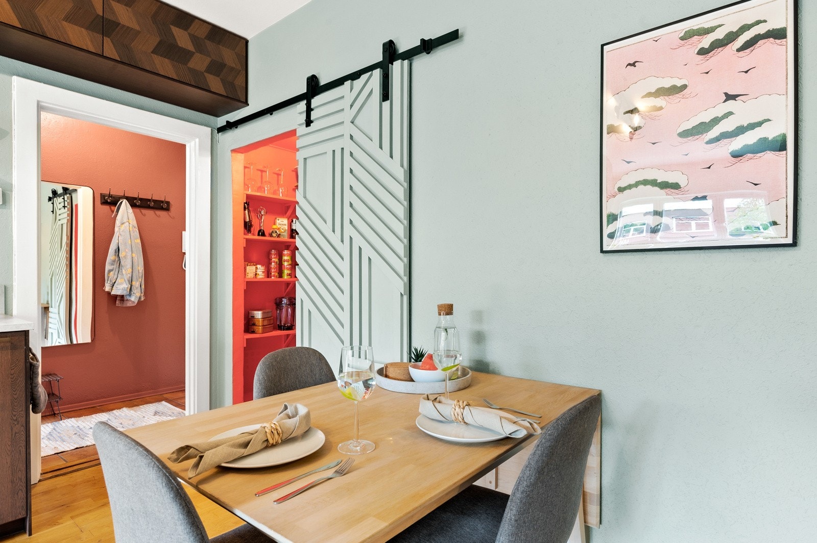 Den innvendige boden gir deg ytterlige oppbevaringsplass. Galleribilde