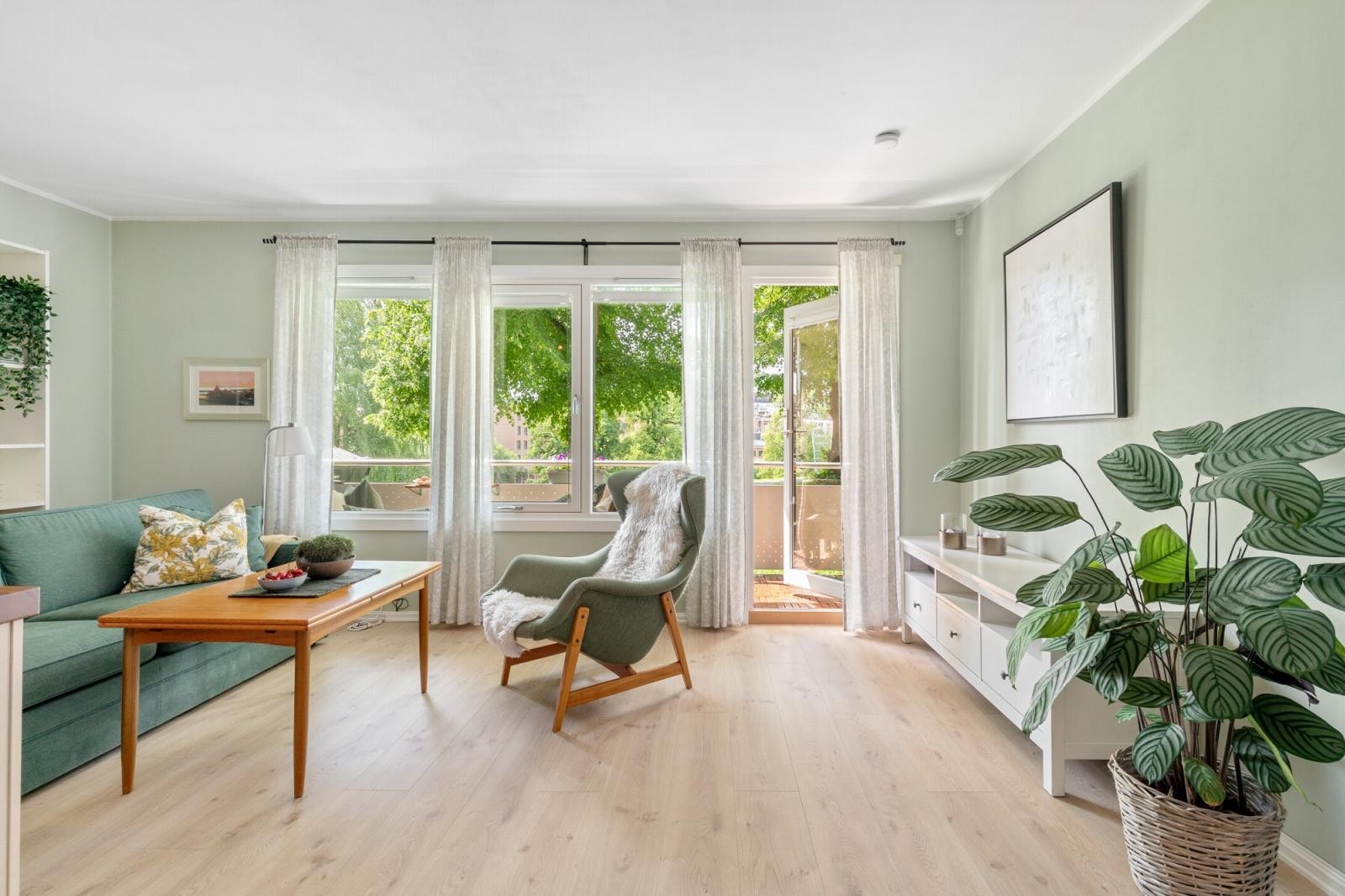 Flott og gjennomgående 3-roms med vestvendt terrasse på hele 7 kvm. Galleribilde