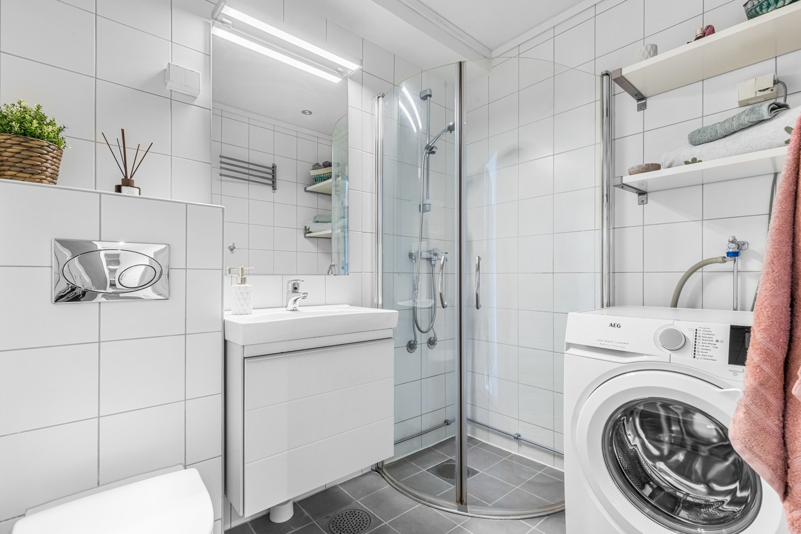 Badet ble rehabilitert i regi av borettslaget i 2007, og fremstår som svært velholdt og pent. Galleribilde