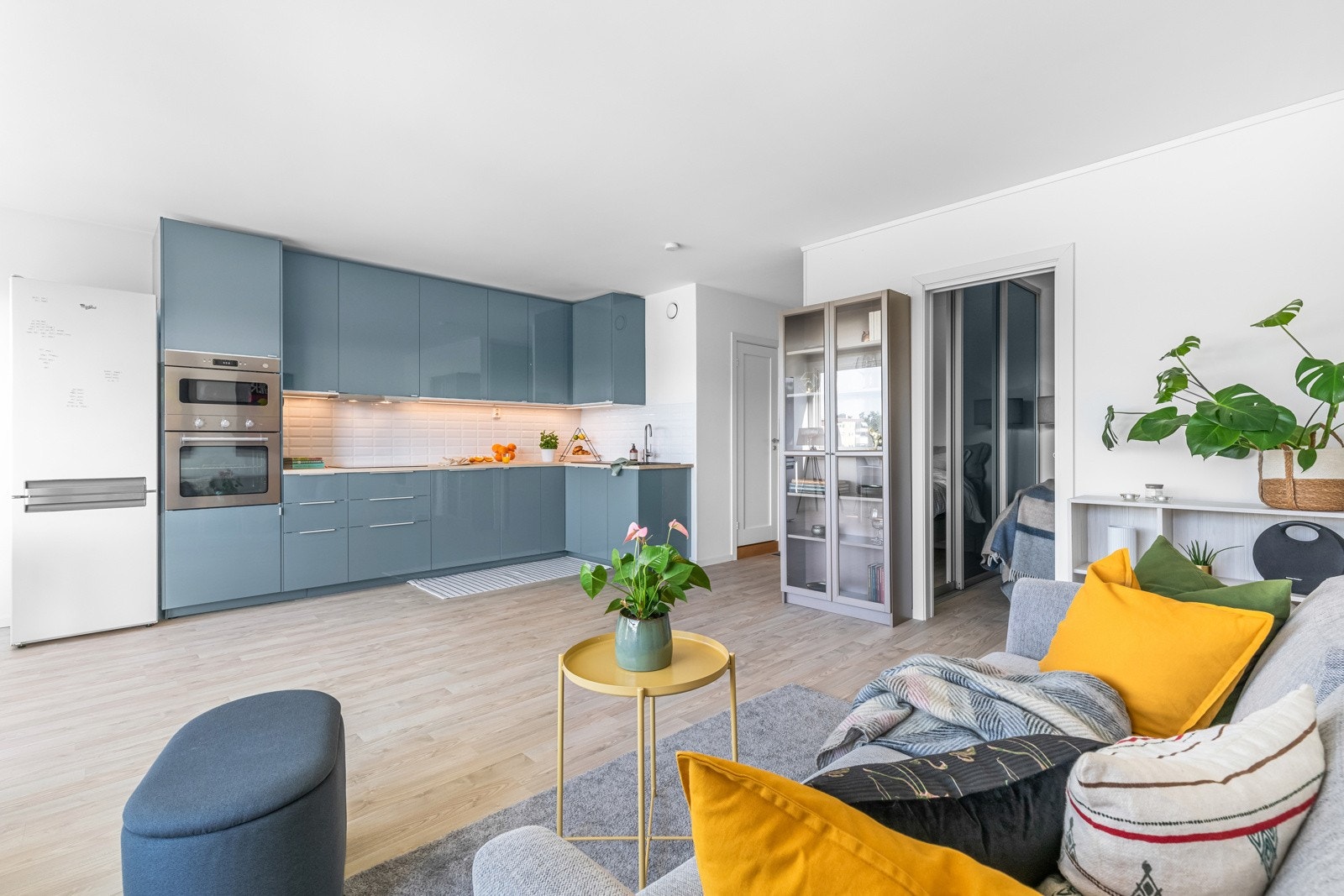 Kjøkkenet, som var nytt i 2018, har et stilfullt og moderne design med gode benkeflater og rikelig med oppbevaringsplass. Galleribilde