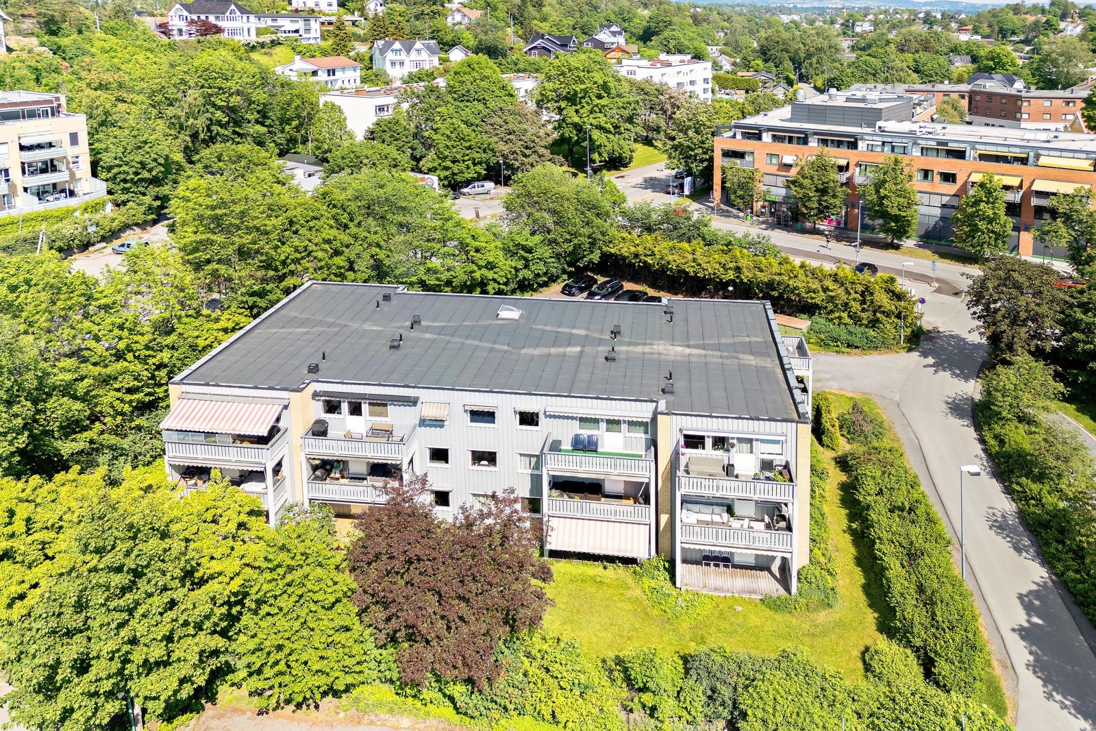 Stabekk - Lekker 3-roms med fin planløsning | Høy standard | Stor terrasse | Garasje | Galleribilde