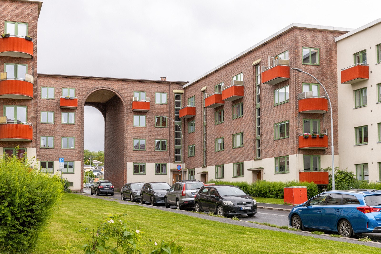 Sandefjordgata Borettslaget er et ryddig og veldrevet borettslag bestående av 133 andeler. Galleribilde