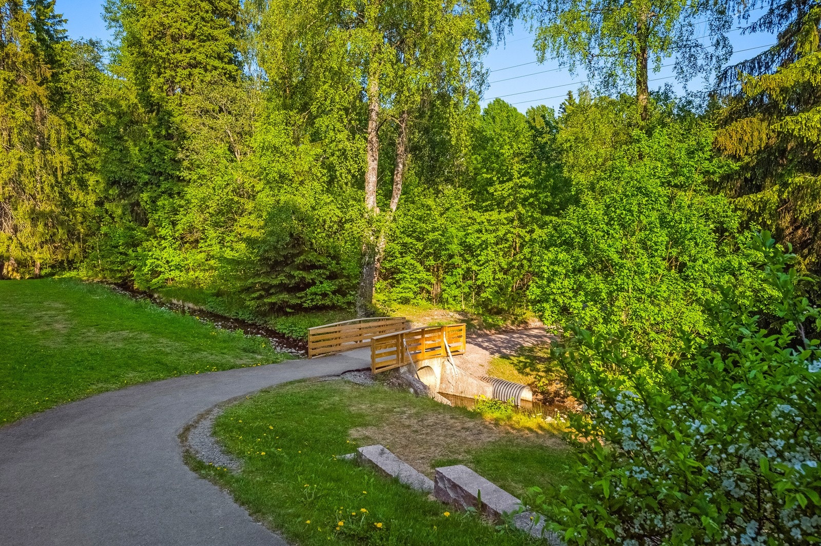 Nabolaget byr på gode turmuligheter i grønne omgivelser. Galleribilde