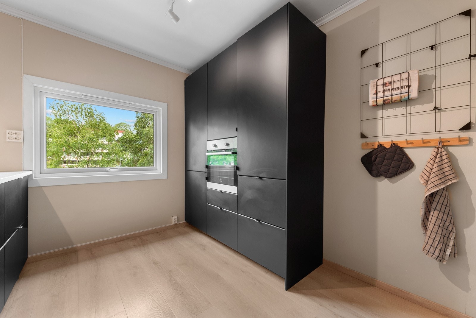 Det er plass til en liten spisekrok. Galleribilde