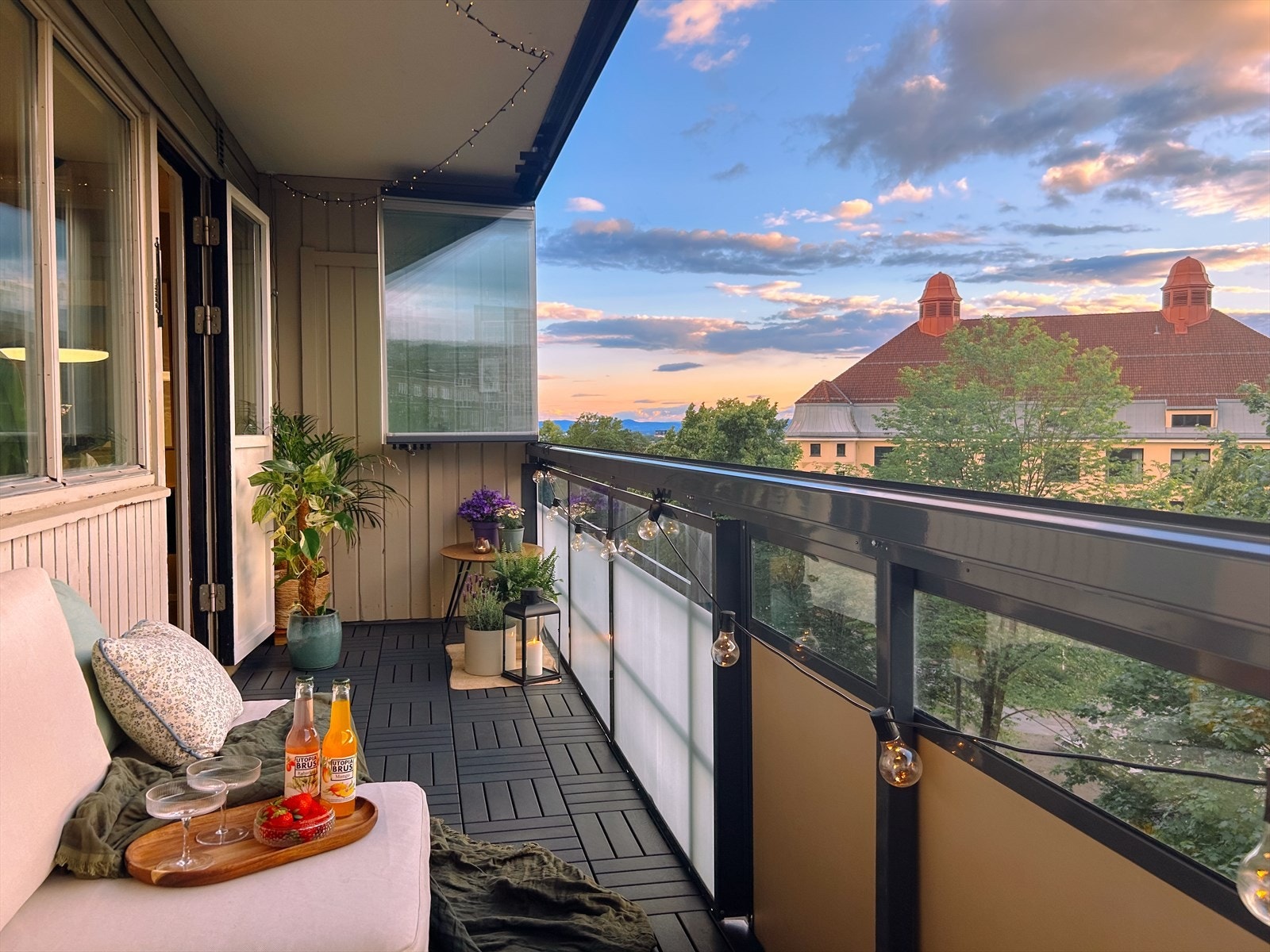 Den fine, store balkongen kan by på fantastiske solnedganger. Galleribilde