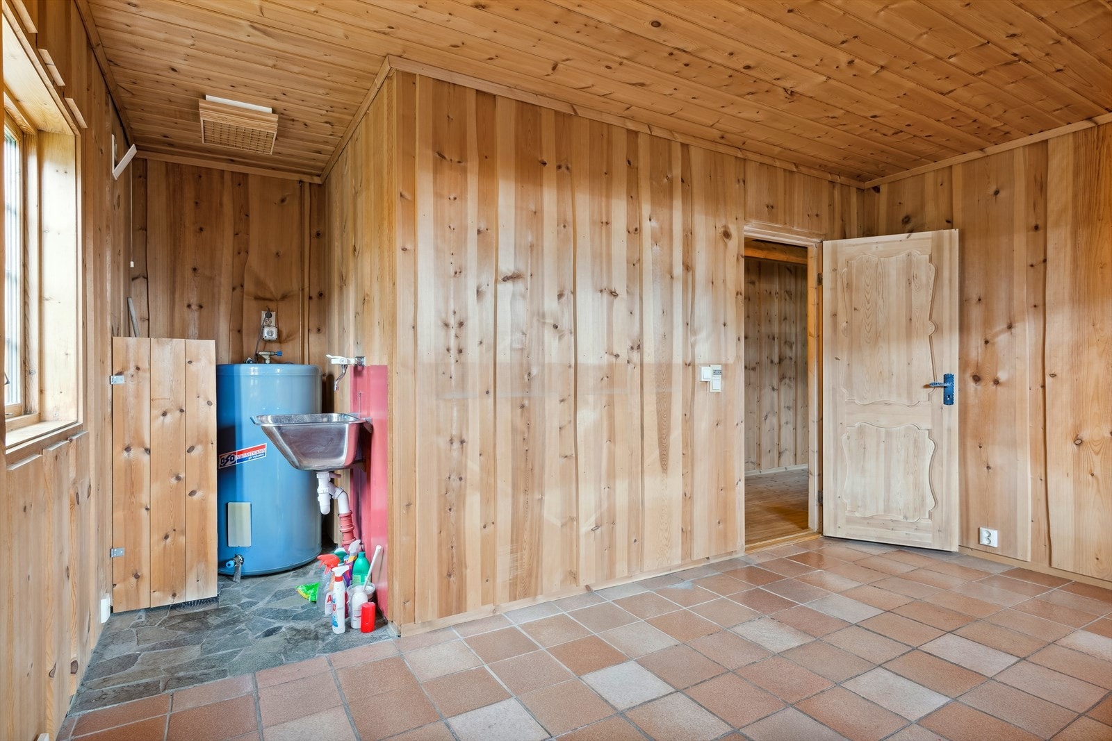 Boligen har et rom som er byggemeldt som arbeidsrom. Galleribilde