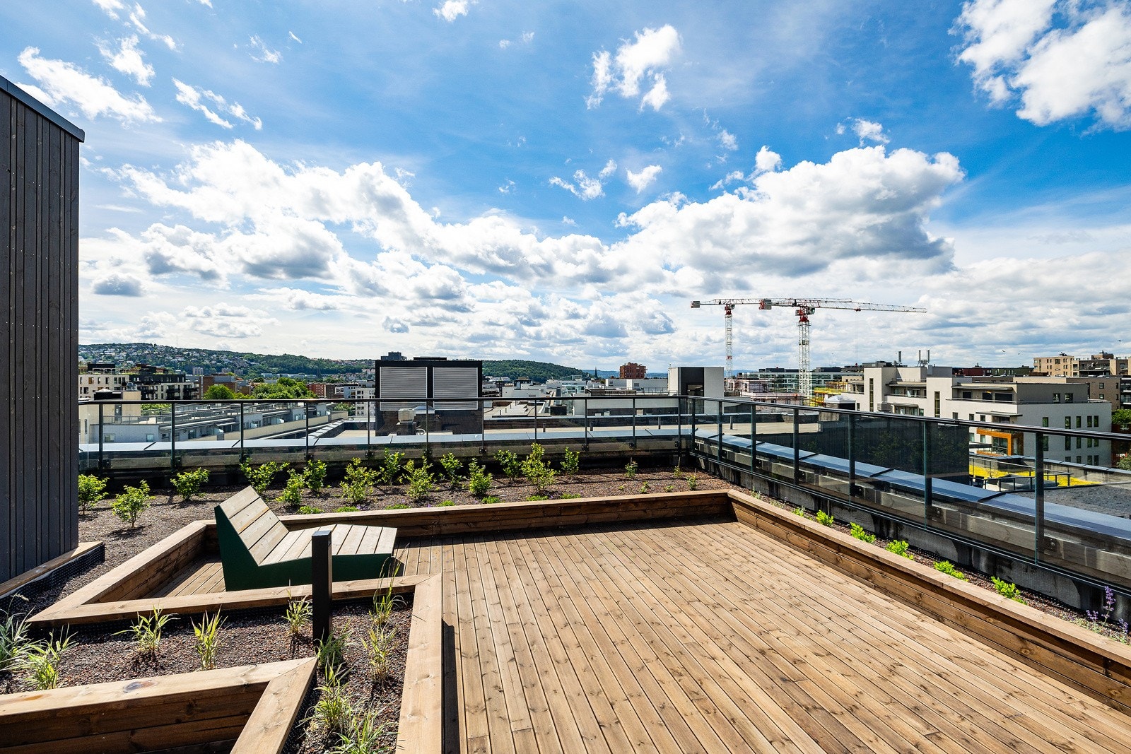 Stor takterrasse i bygget som beboerne kan benytte seg av Galleribilde