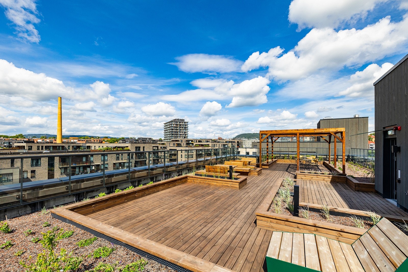 Påkostet og fin takterrasse som beboerne i borettslaget kan benytte seg av Galleribilde