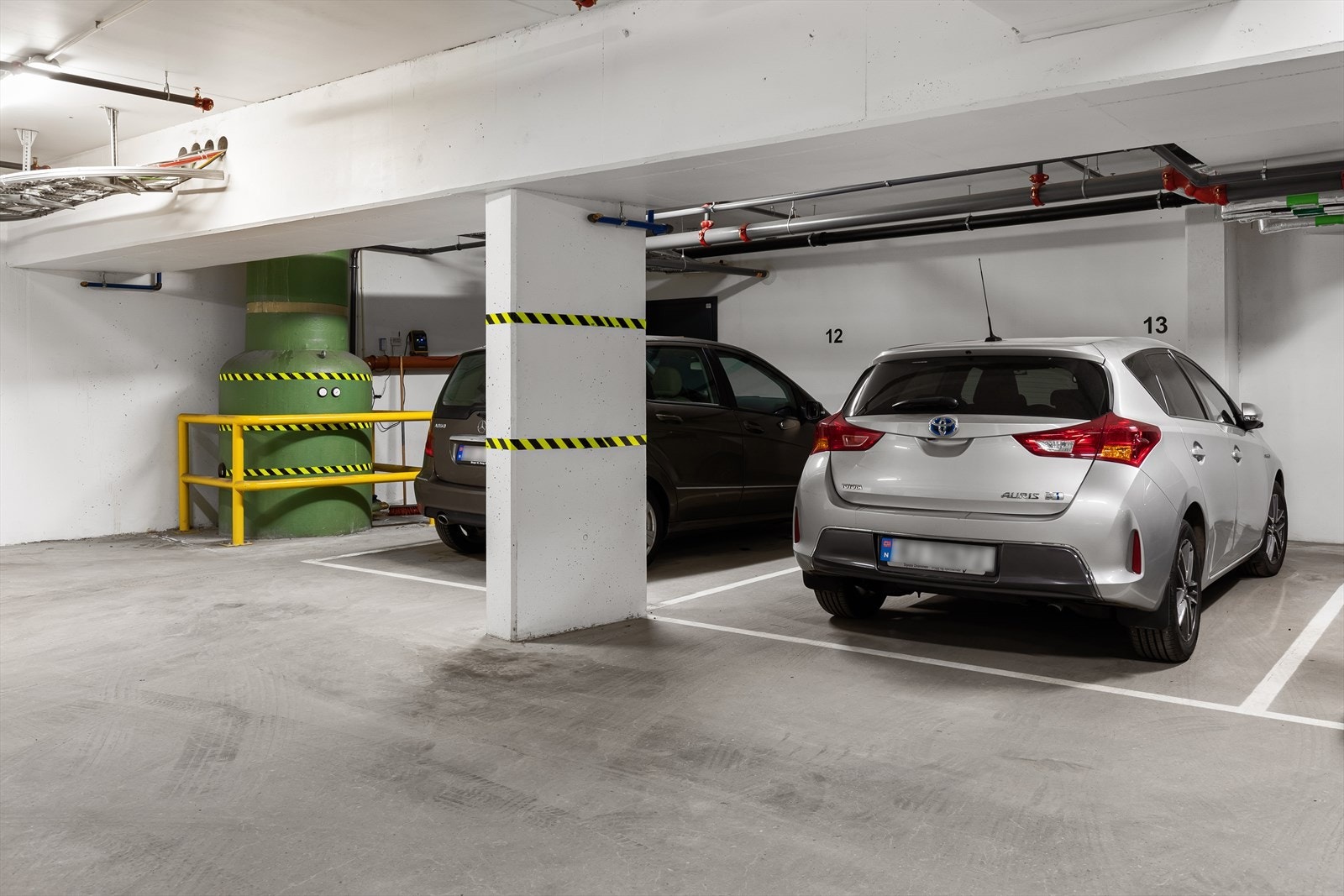 Det medfølger en parkeringsplass i felles garasjeanlegg med mulighet for elbillading Galleribilde