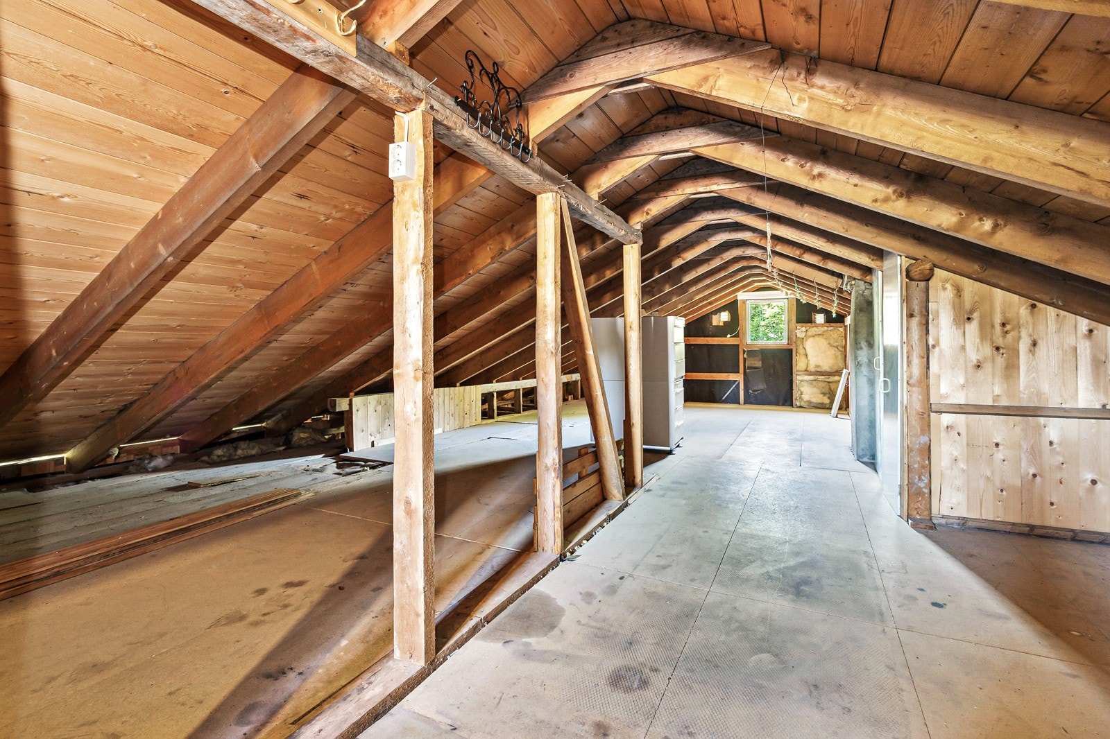 Romslig loft Galleribilde