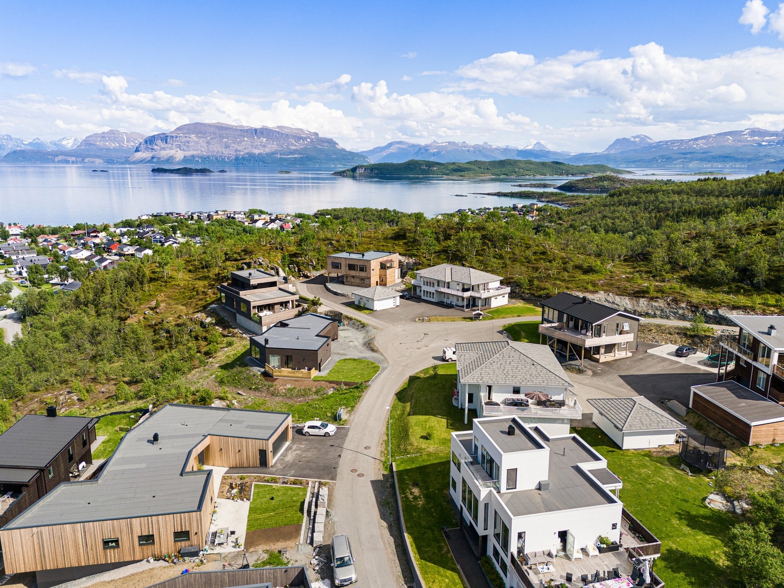Eneboligen er godkjent for takterrasse og dobbel garasje Galleribilde