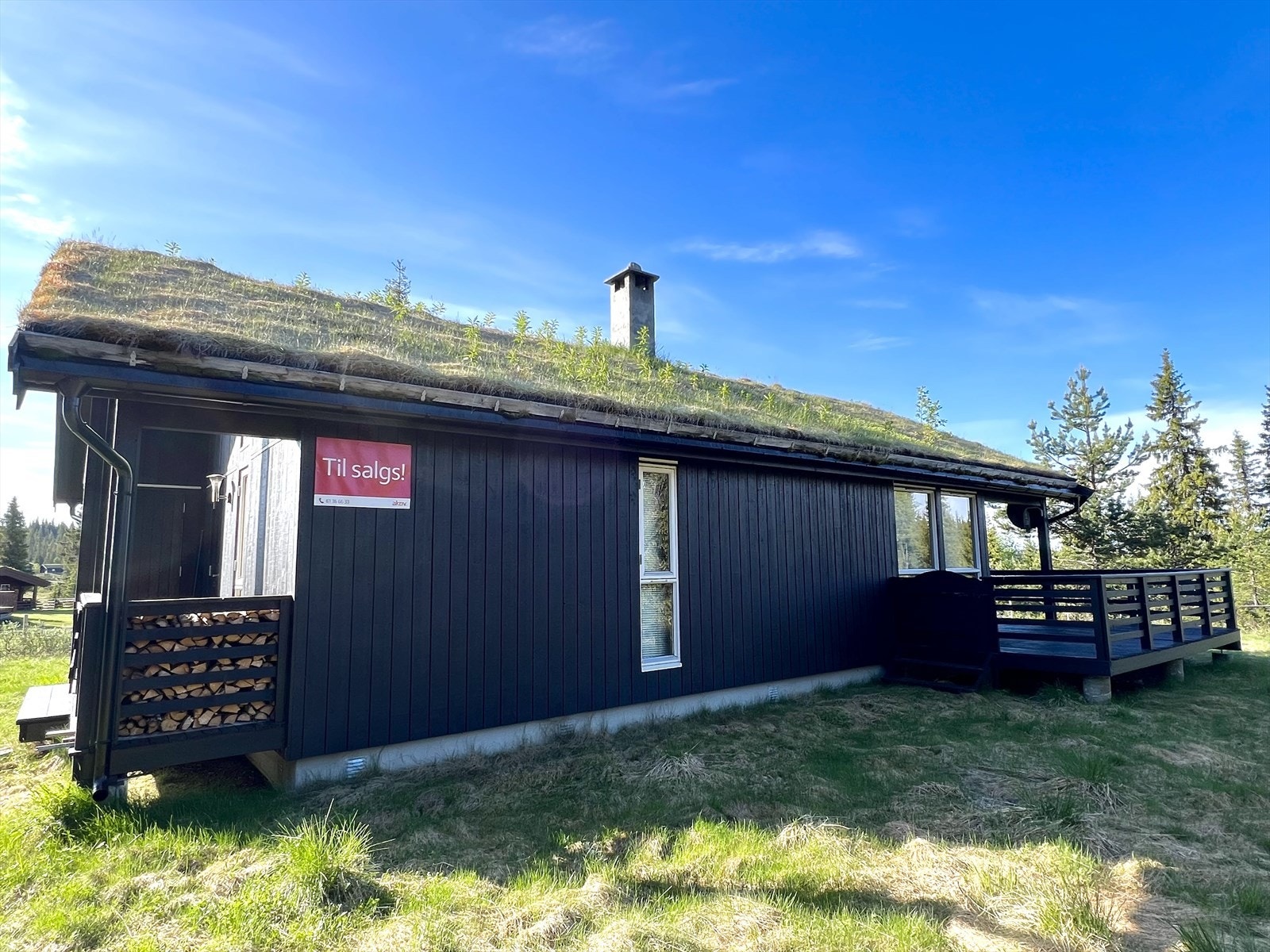Eiendommen ligger i et vakkert og populært turområde på Dalen, Vinjaråsen, ca 920 moh. Sommerstid kan en glede seg til opplevelsesrike sykkelturer på stølsveier og merkede stier. Galleribilde