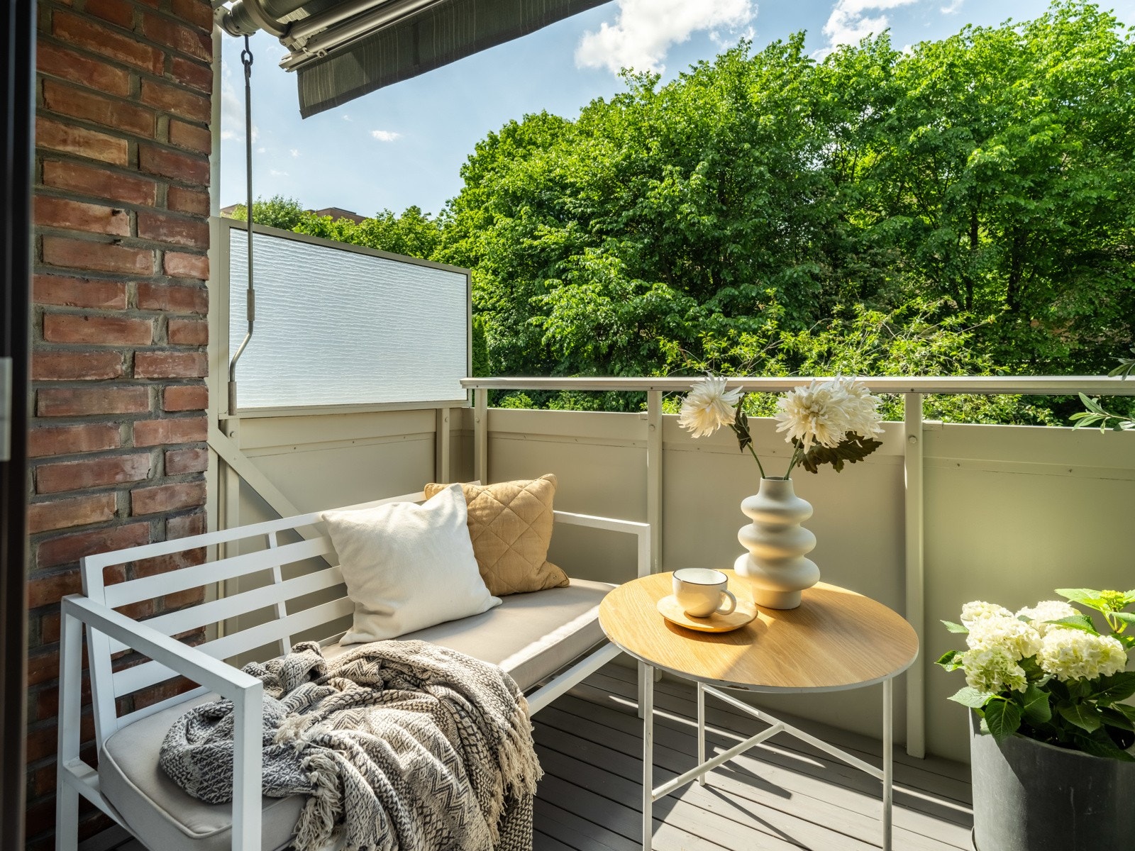 Her er solen fra tidlig ettermiddag og til godt utpå kvelden. Galleribilde