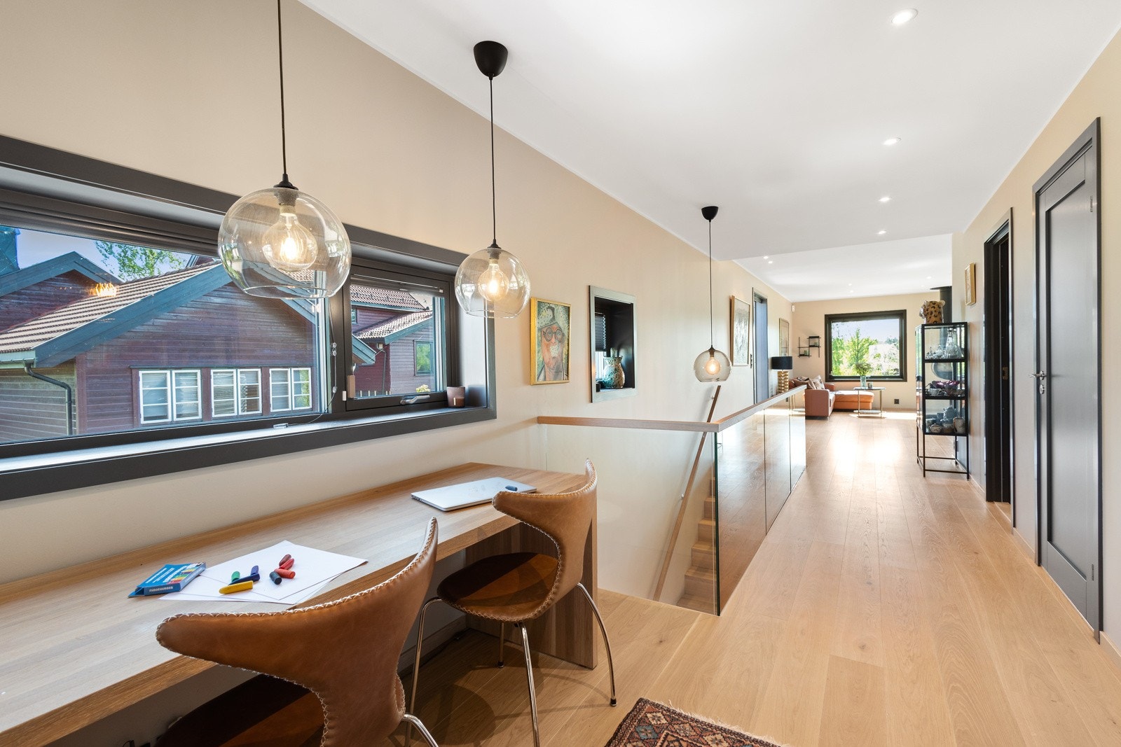 i Gangen i 2.etasjeer det plassbygd arbeidsplass - Ideelt for hjemmekontor eller lekser Galleribilde