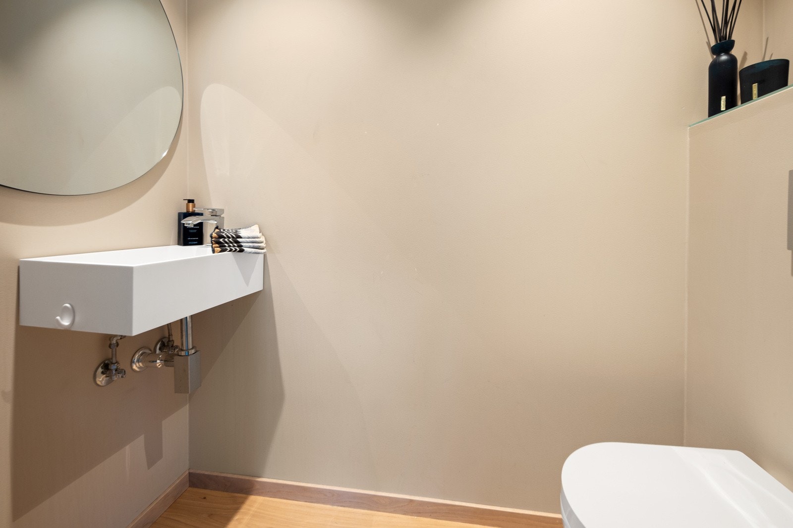 Gjestetoalett i 2.etasje Galleribilde